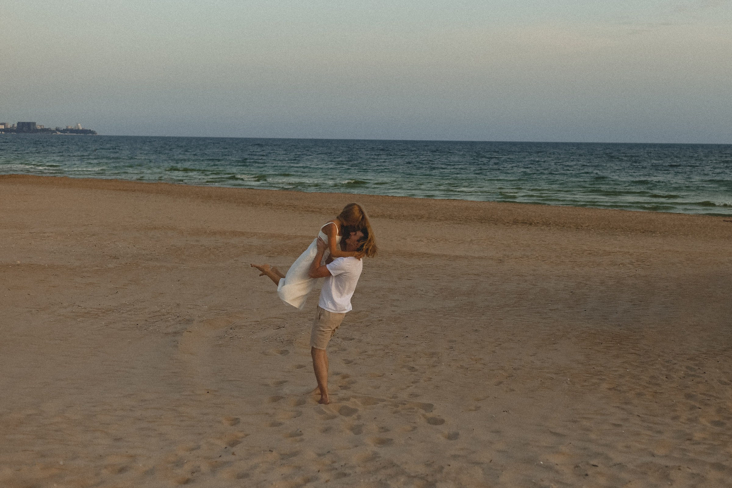 Фотосессия предложения руки и сердца на берегу моря. Семейный, love story, свадебный фотограф Анапа