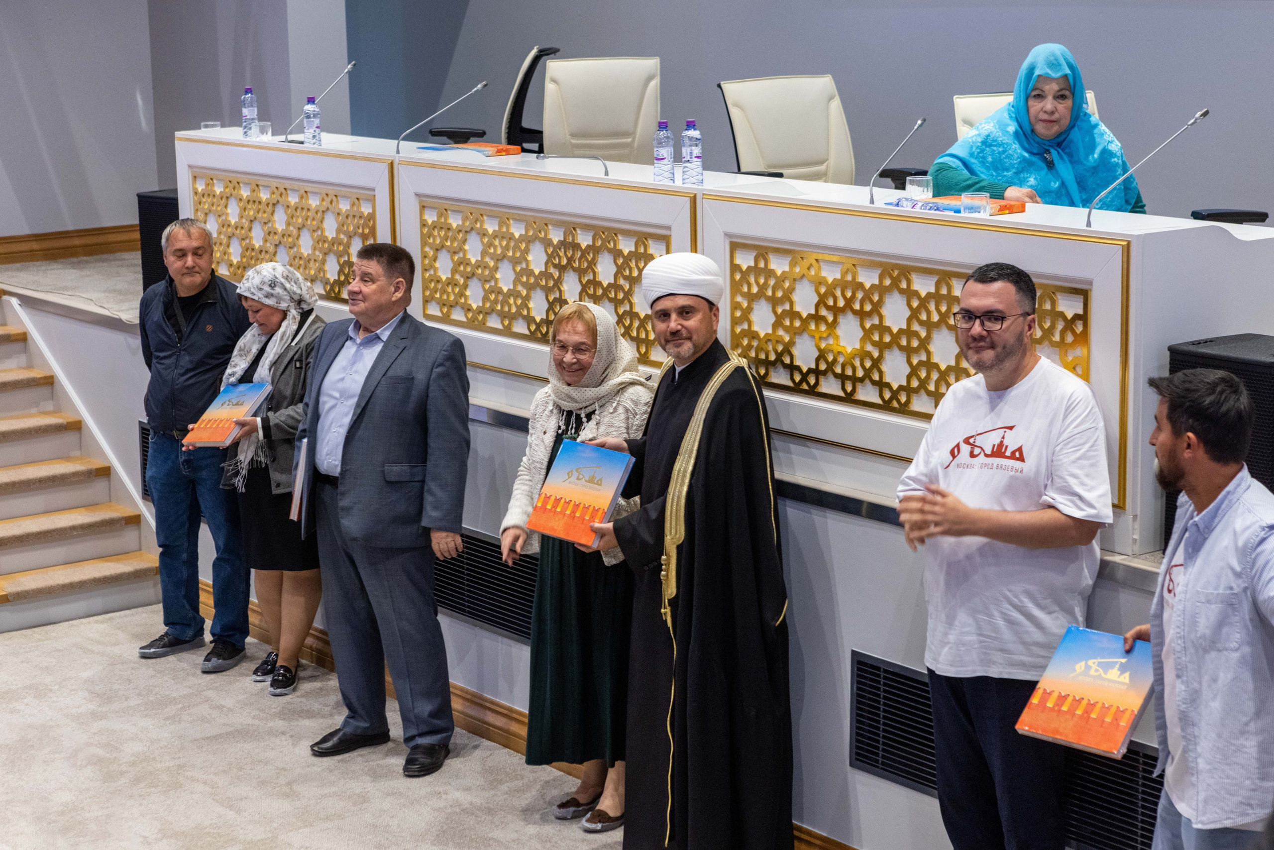 Репортаж с презентации книги — «Москва: город вязевый». Рекламный, предметный, репортажный, семейный фотограф и художник в Москве