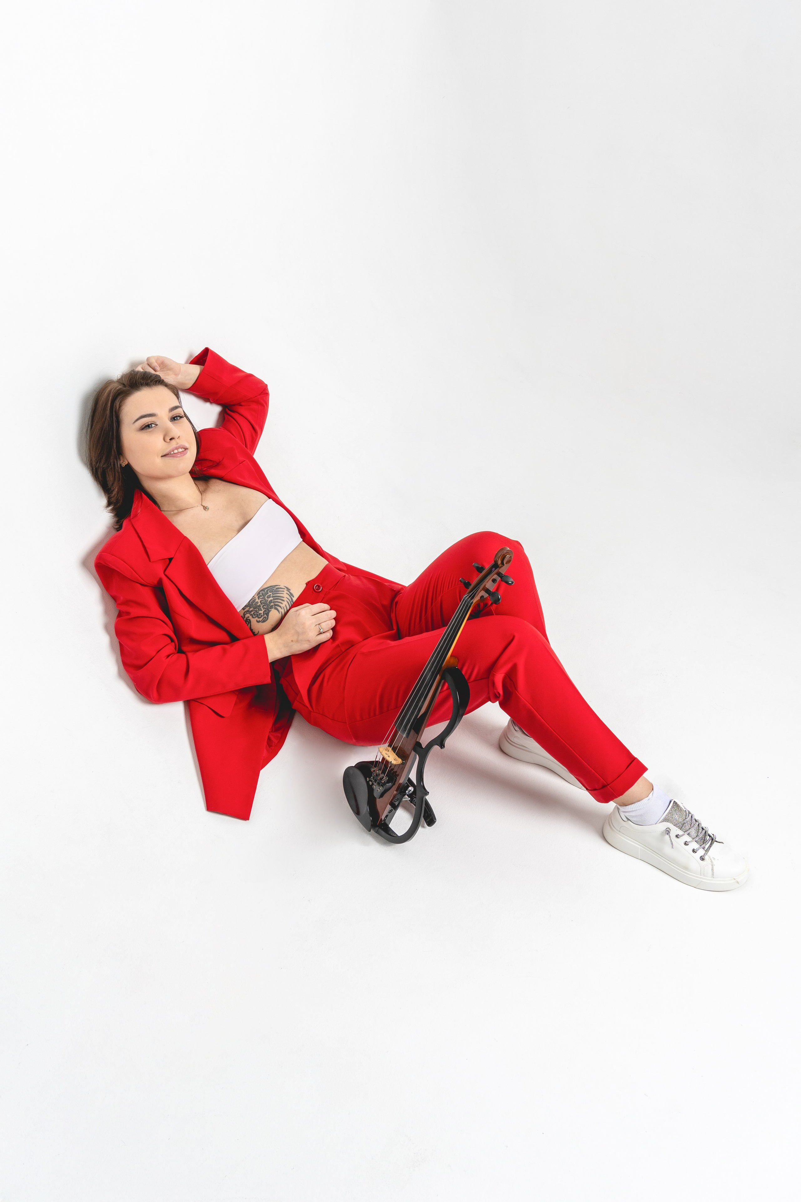 Актриса и музыкант в одном лице. Фотосессия Евы. Занимаюсь профессиональной фотографией и живу рядом с Байкалом. Работаю в разных жанрах