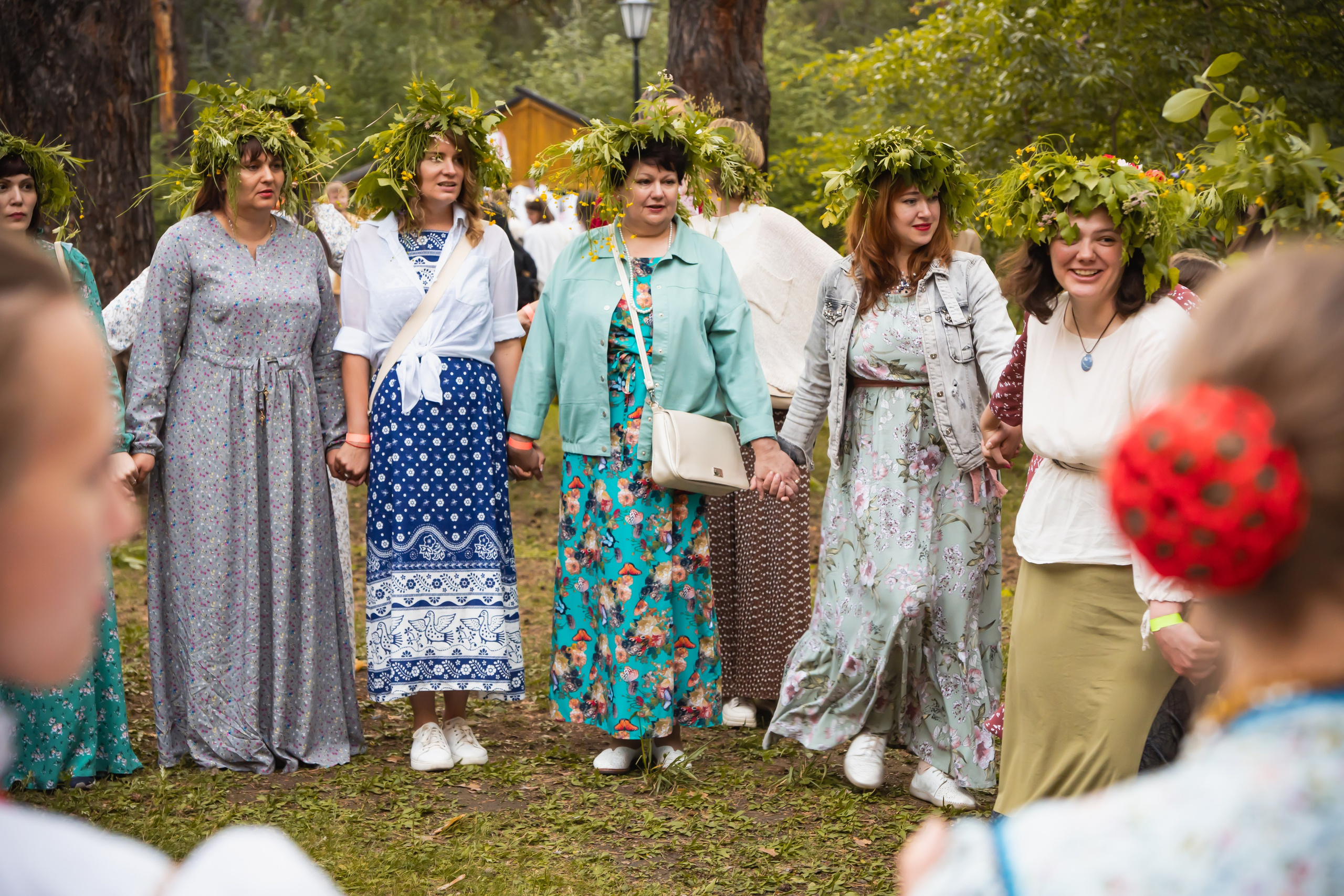 Белорусское Купалье. Занимаюсь профессиональной фотографией и живу рядом с Байкалом. Работаю в разных жанрах