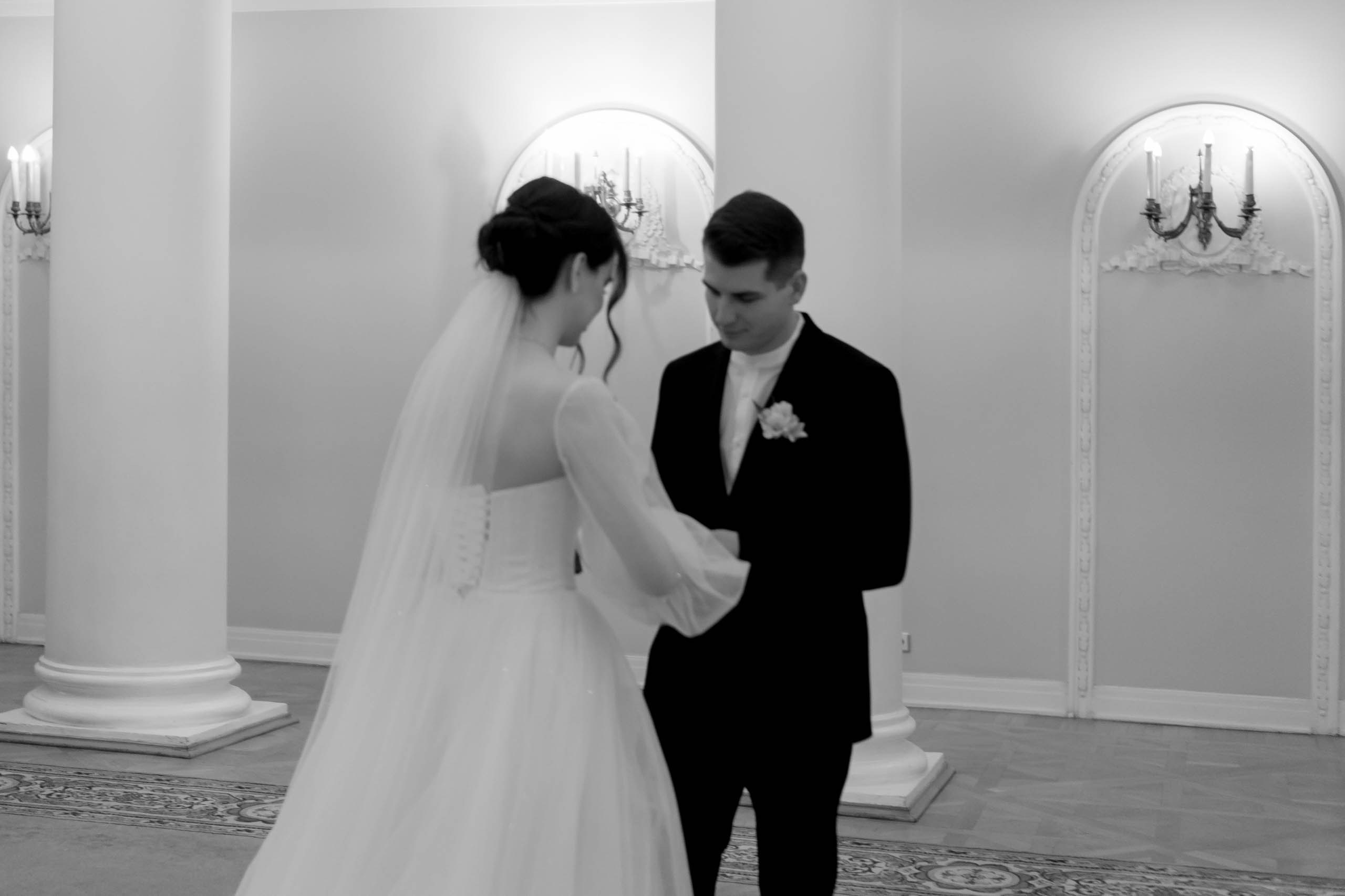 СВАДЕБНАЯ СЬЕМКА ПАРЫ В ГОРОДЕ ПУШКИН В ПАРКЕ ЕКАТЕРИНЕНСКОМ В НОЯБРЕ. Профессиональный фотограф, Санкт-Петербург — Виктория Богомолова