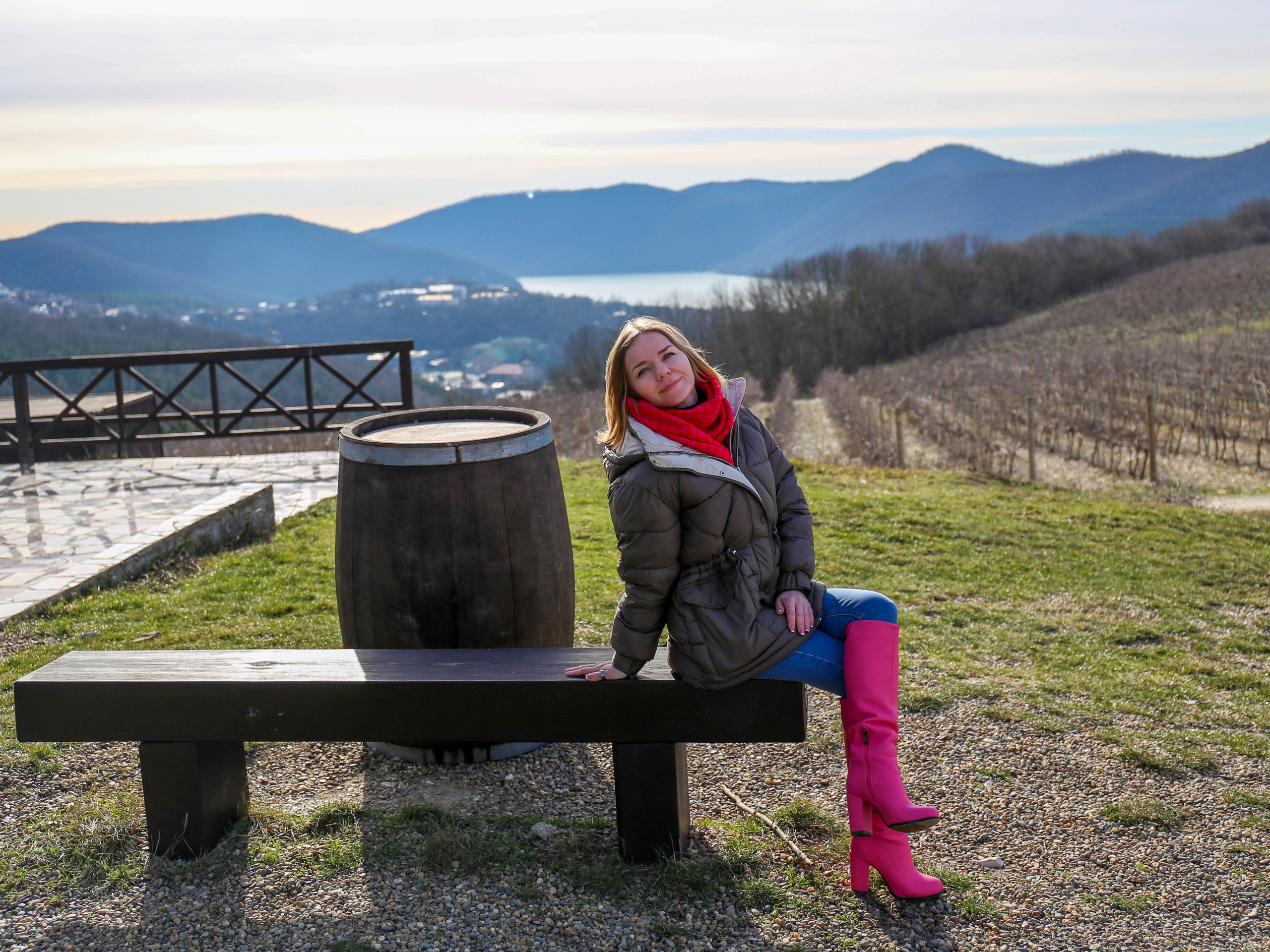Зимняя фотосессия в Абрау-Дюрсо. Семейный и детский фотограф Екатерина Черняева. Снимаю портреты, love story, фотопрогулки, работаю на улице, в кафе, студии, дома у клиента