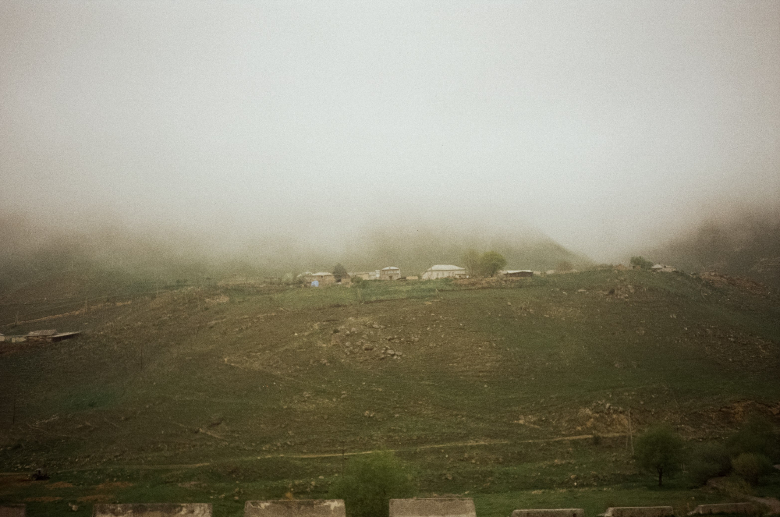 Дорога к Джилы-Су и туманные пейзажи в горах. Гора-кольцо. Фотограф-документалист Мария Осокина