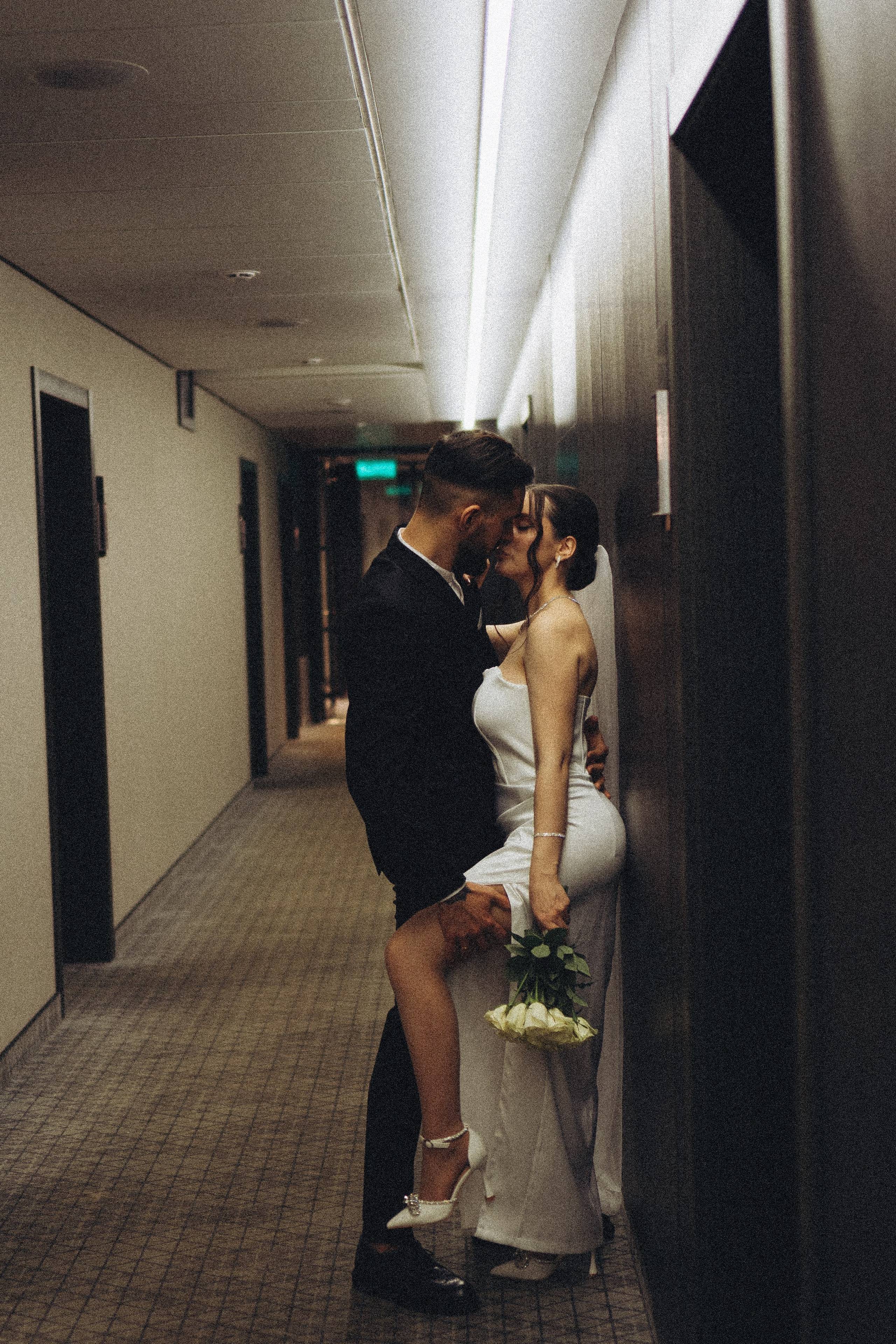 СВАДЕБНАЯ СЬЕМКА СБОРОВ ЖЕНИХА И НЕВЕСТЫ В ОТЕЛЕ И ТАКЖЕ ФОТОСЕССИИЯ В ОТЕЛЕЕ МЕГАПОЛИС БРЯНСК. Профессиональный фотограф, Санкт-Петербург — Виктория Богомолова