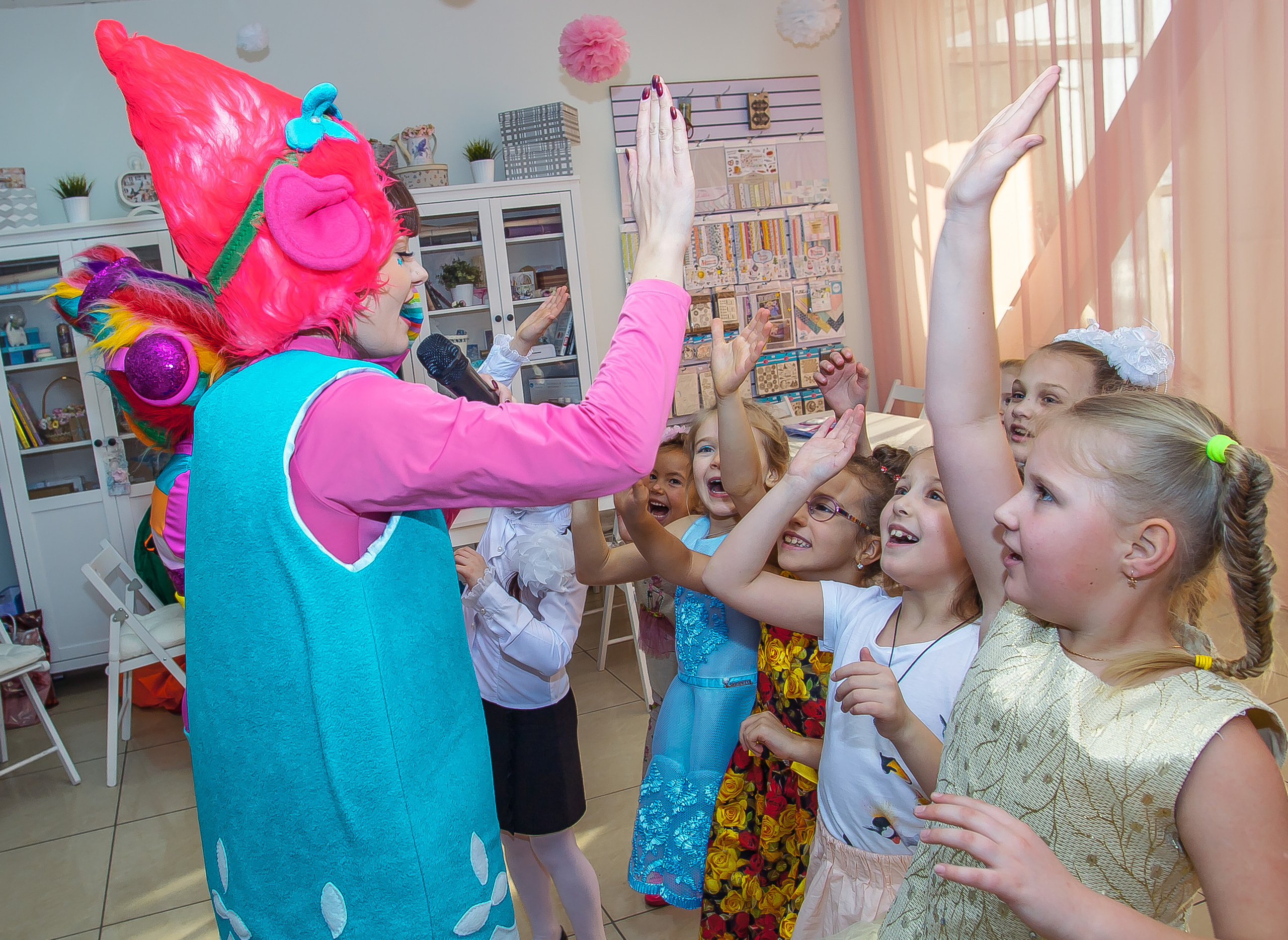 День рождения Даши в арт-кафе «Артмосфера». Репортажная съемка в Москве и области. Анималистика