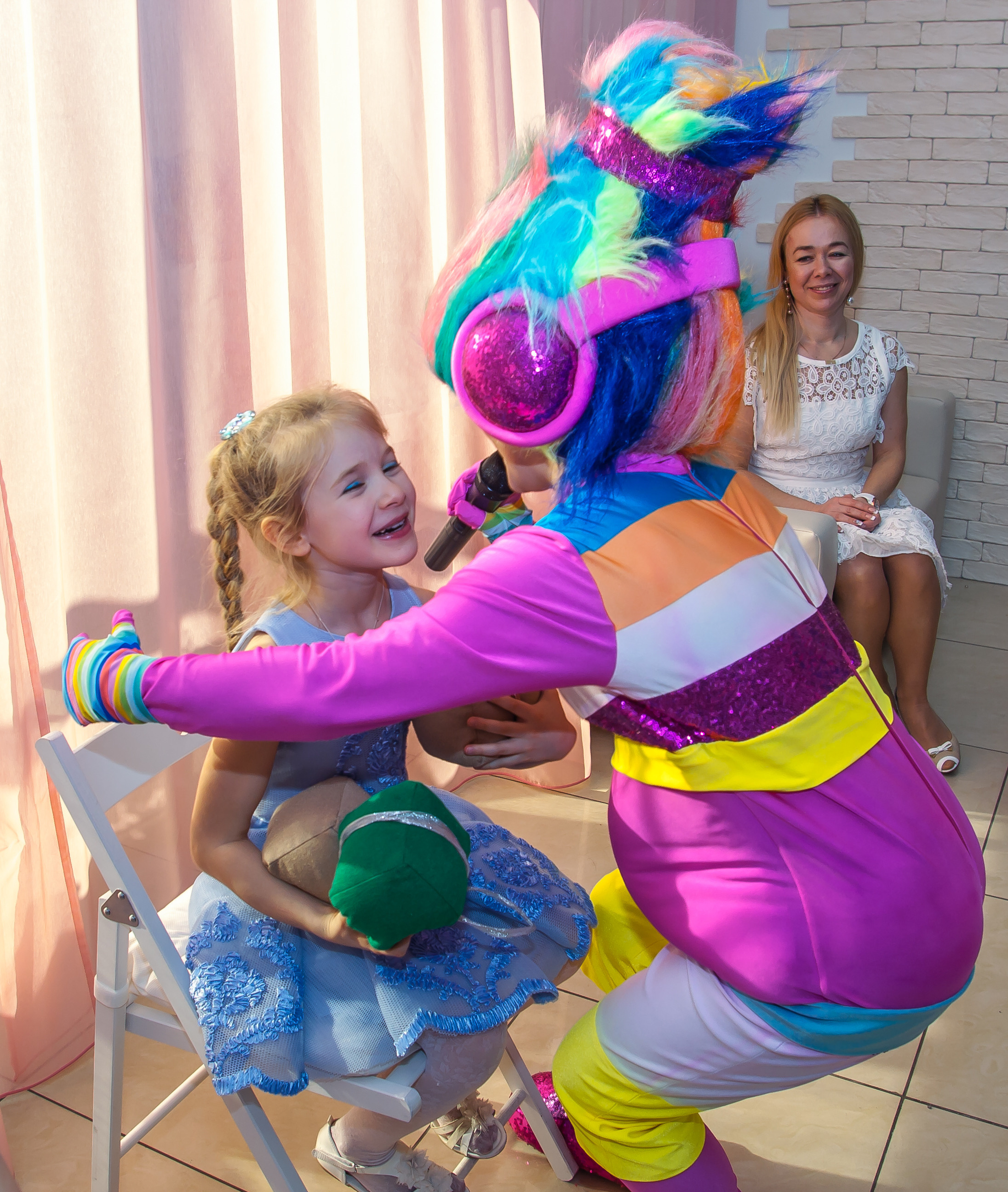 День рождения Даши в арт-кафе «Артмосфера». Репортажная съемка в Москве и области. Анималистика