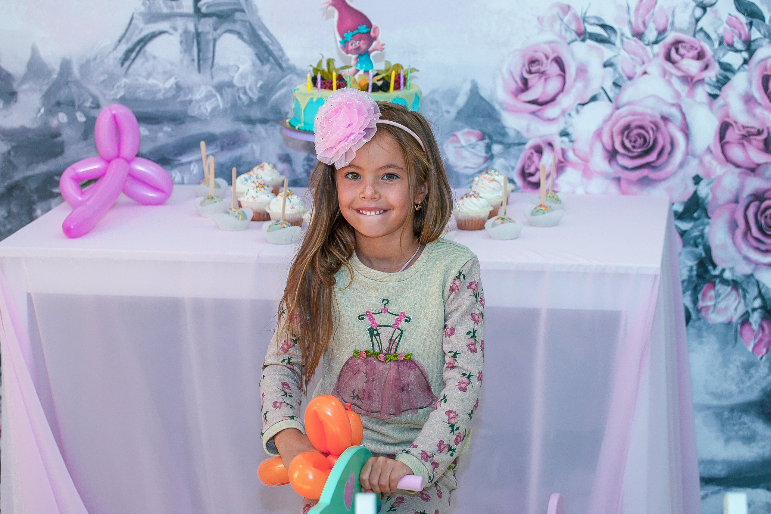 День рождения Даши в арт-кафе «Артмосфера». Репортажная съемка в Москве и области. Анималистика