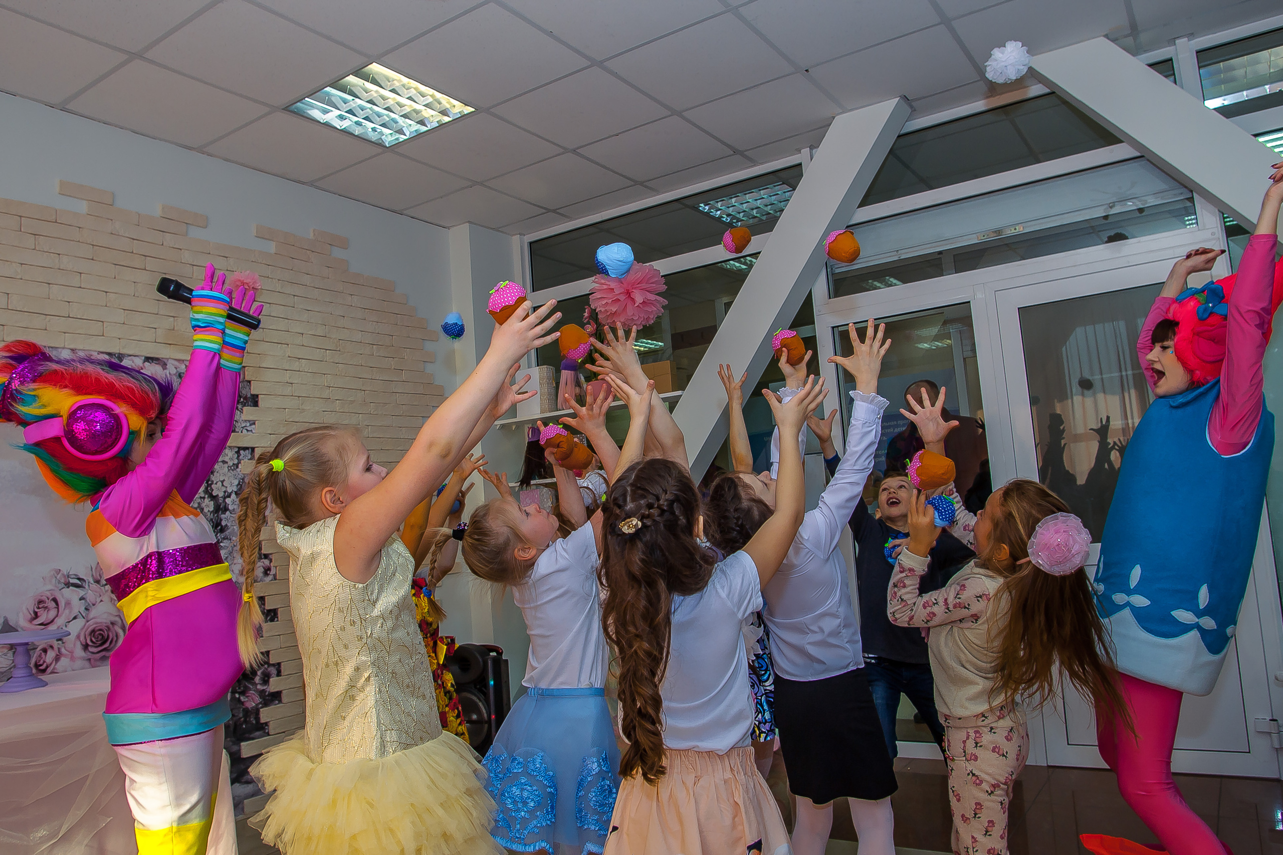 День рождения Даши в арт-кафе «Артмосфера». Репортажная съемка в Москве и области. Анималистика