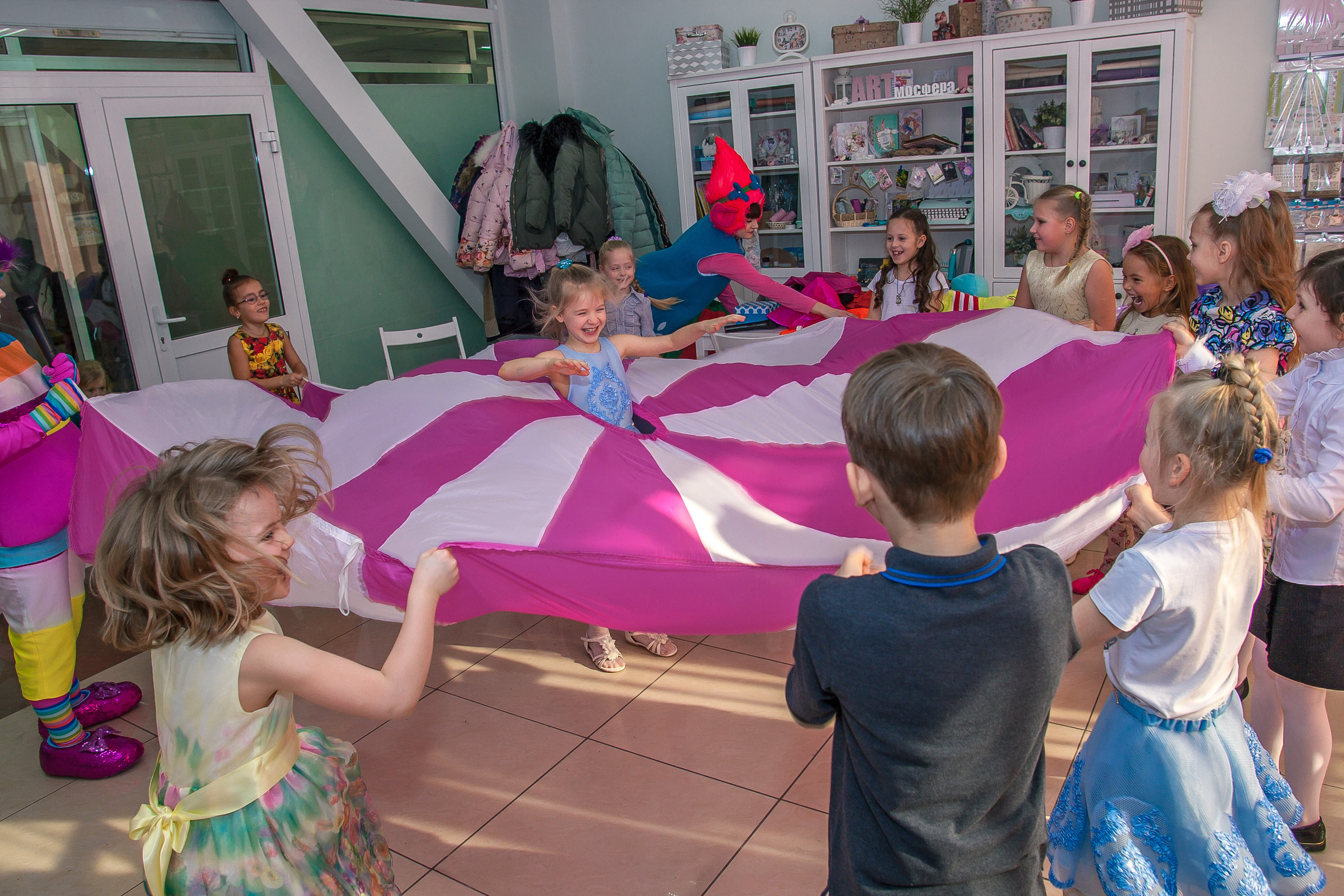 День рождения Даши в арт-кафе «Артмосфера». Репортажная съемка в Москве и области. Анималистика