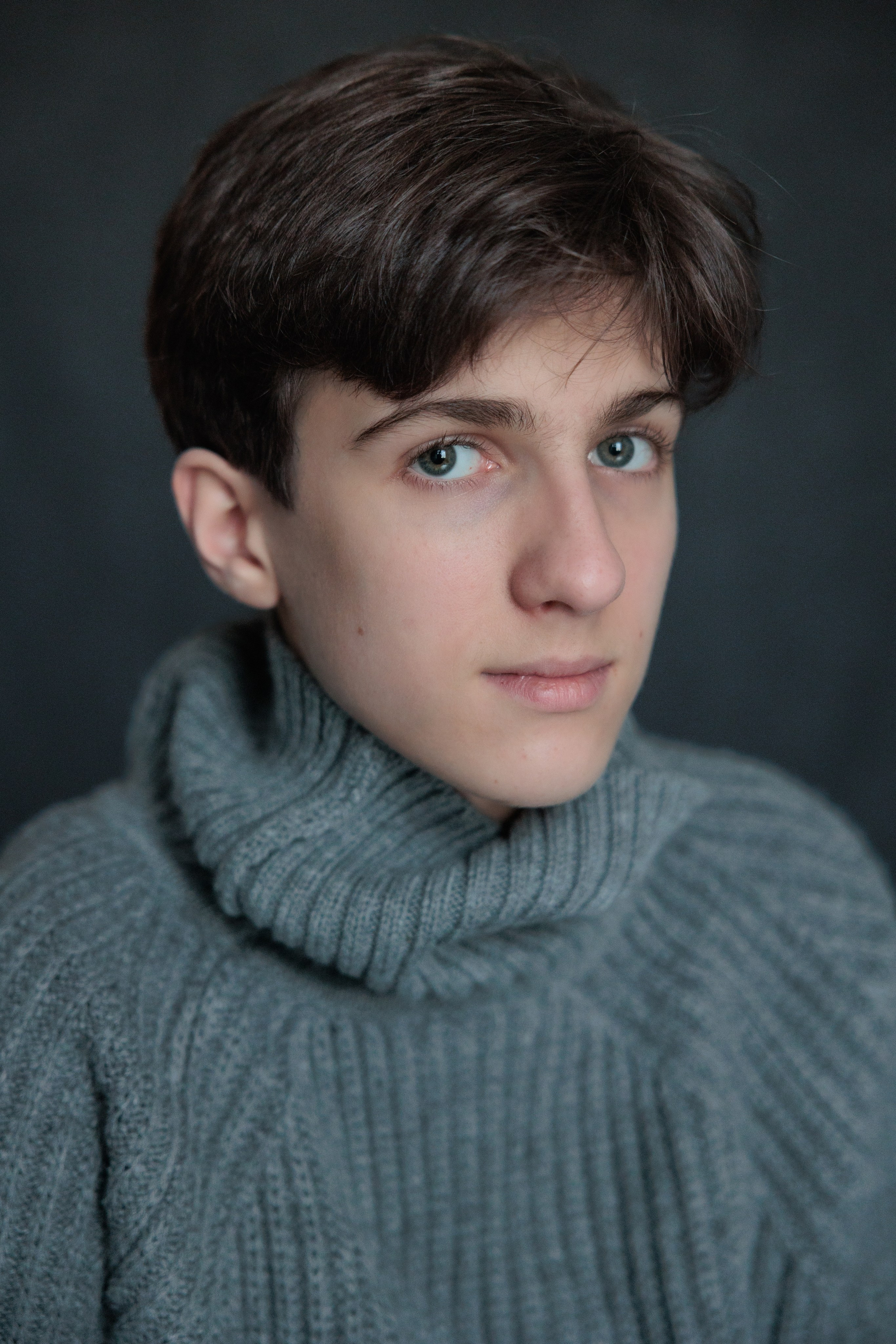 АРТЁМ. Я фотограф из Москвы к Вашим услугам