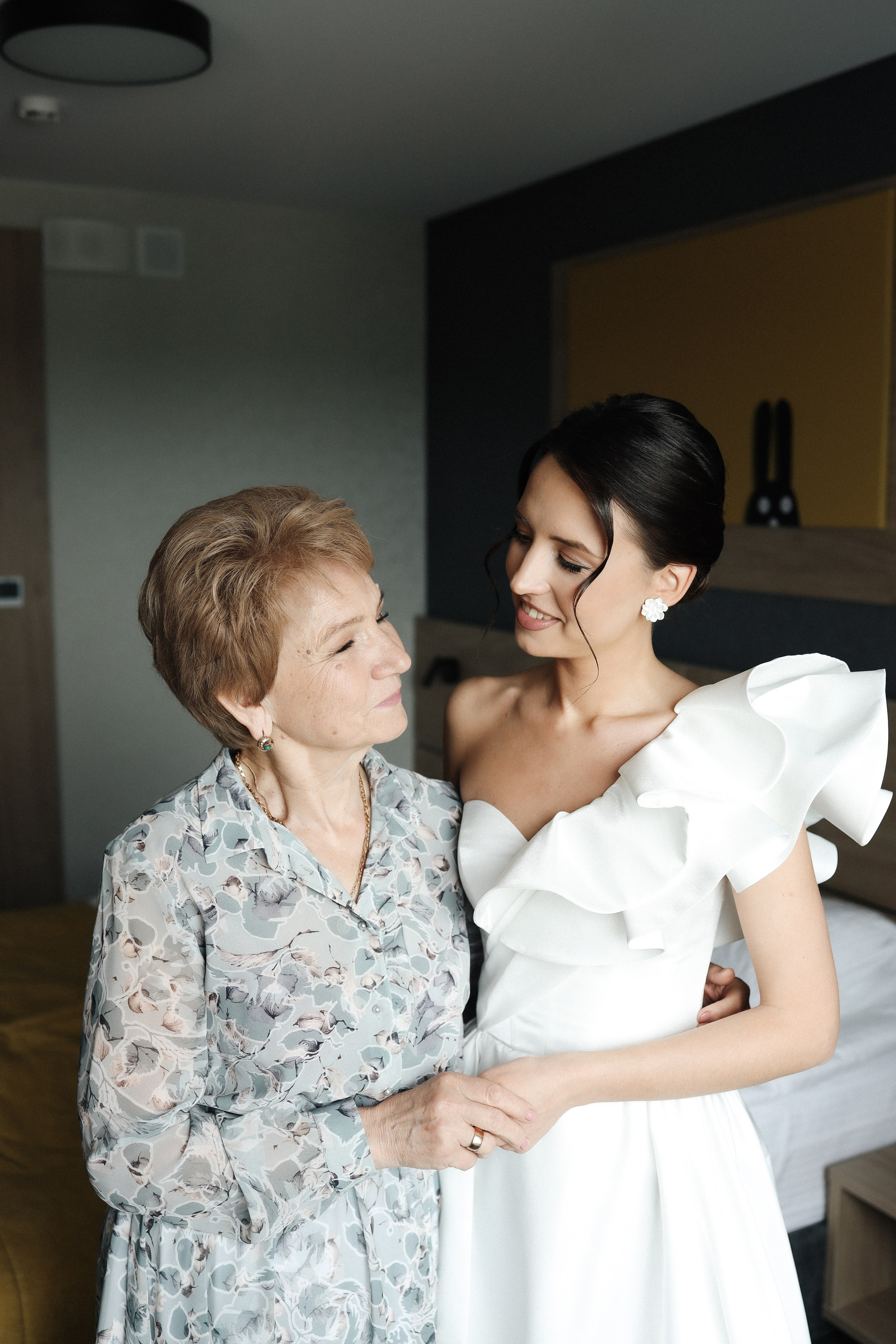 Е. +  П. С утренних сборов и до торта. Семейный и lovestory фотограф в Москве Светлана Коняхина