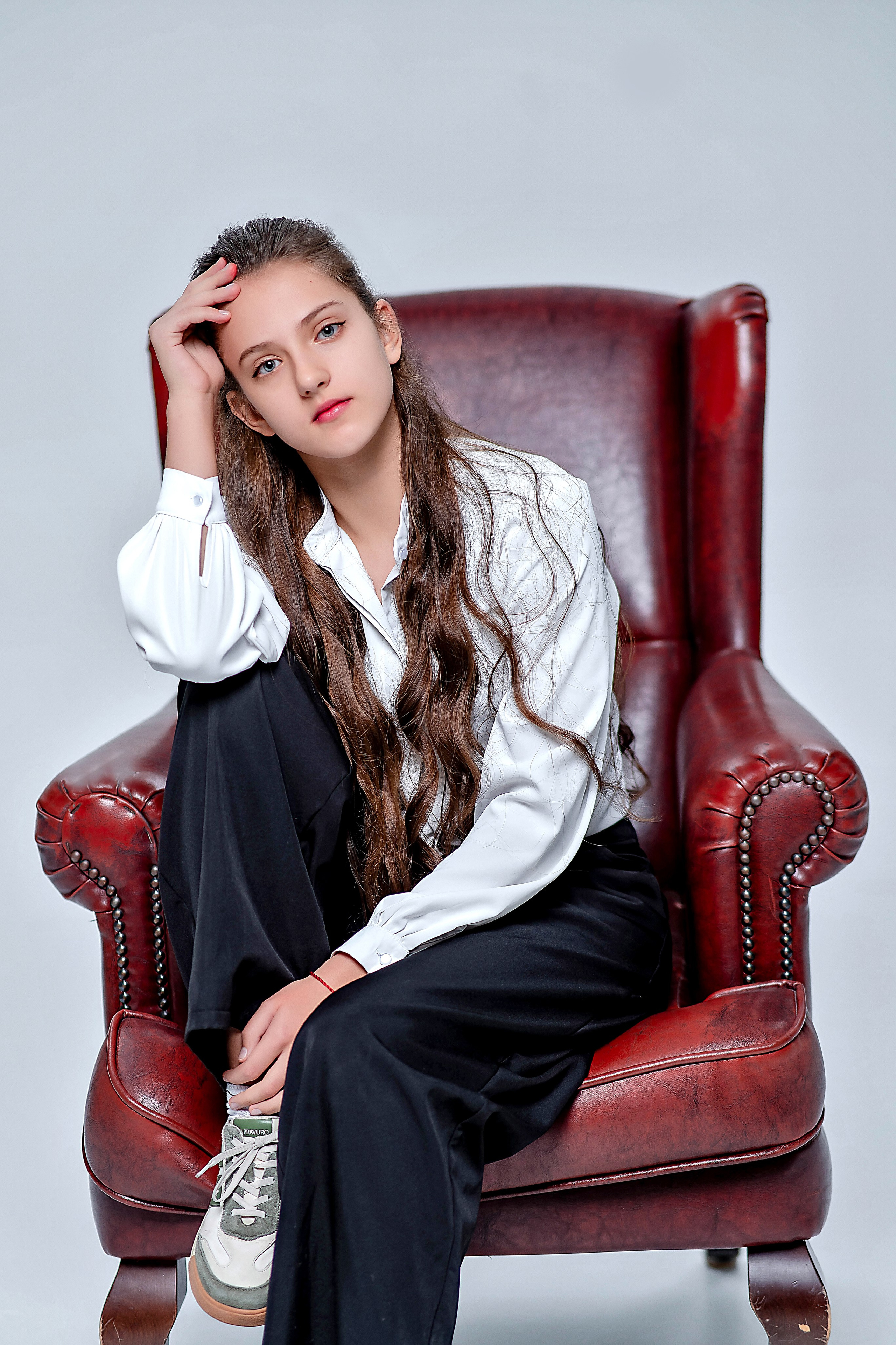 «Школьные годы» (до 120 страниц) для 1-4 и 5-9 классов. Современные Выпускные Альбомы в Ростове-на-Дону