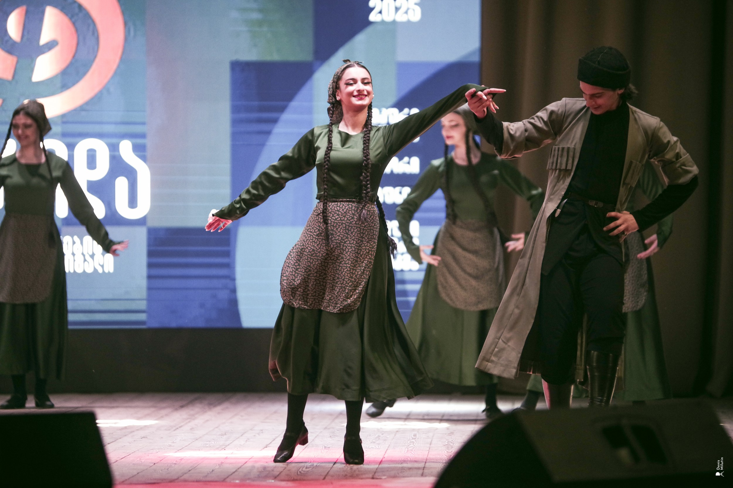 Танцы в Хоби. Портретный фотограф Денис Милютин