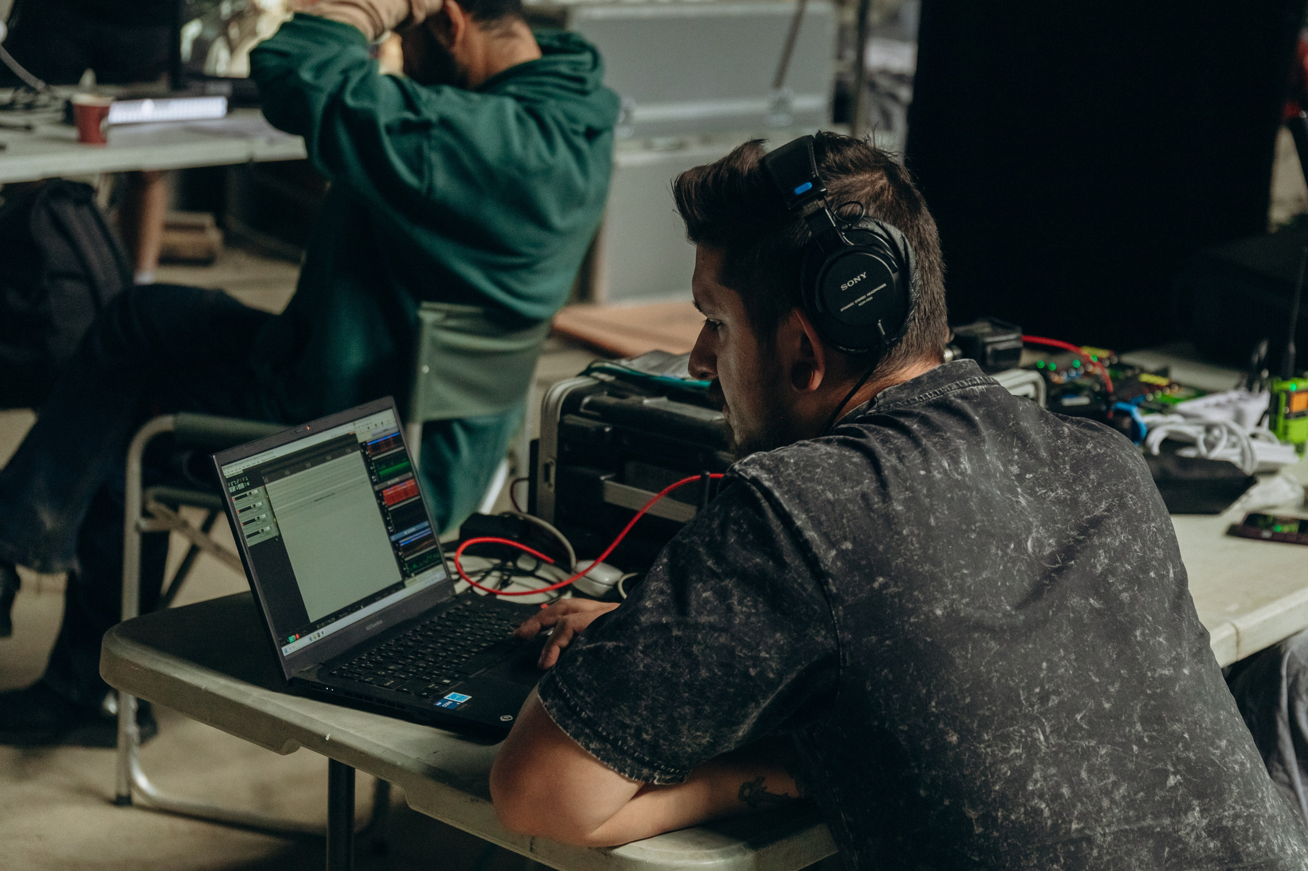 Наука в шоке. Олег Левин — профессиональный концертный и бэкстейдж фотограф в Москве