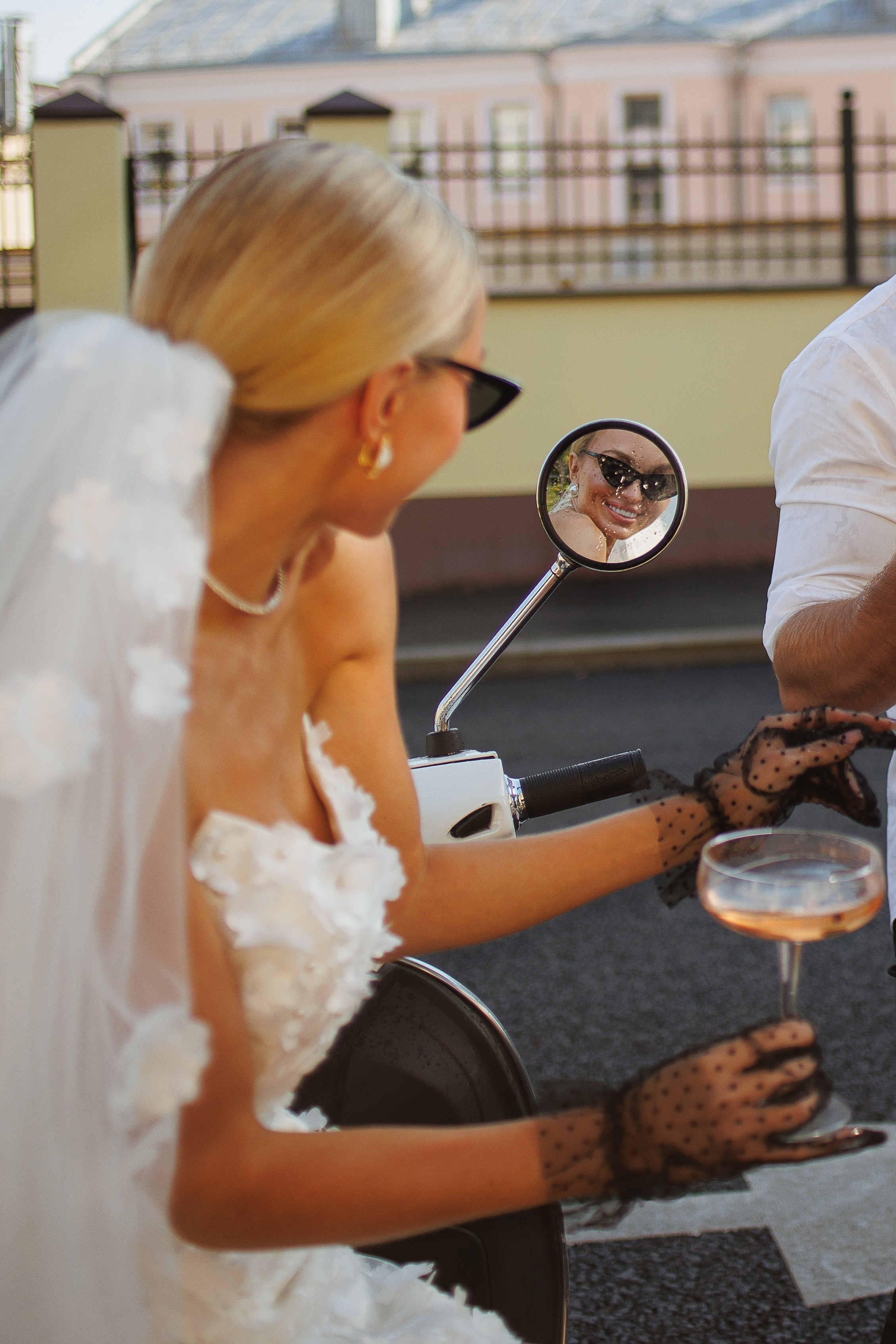 На мопеде Даша и Леша. Марковкина КрисТина