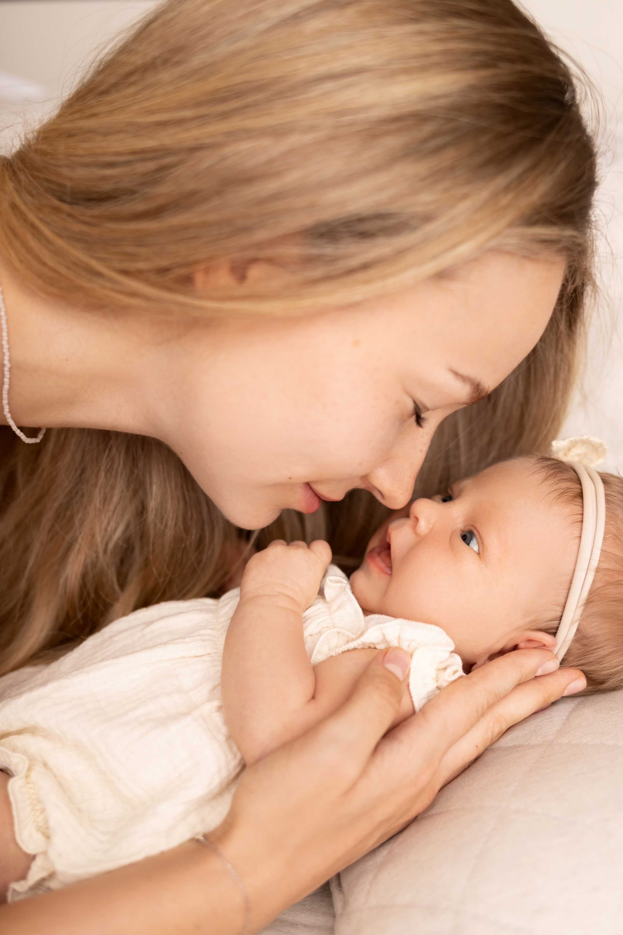 Newborn съемка в стиле Лайф. Фотограф новорожденных малышей в Омске и Омской области Эльвира Камаева