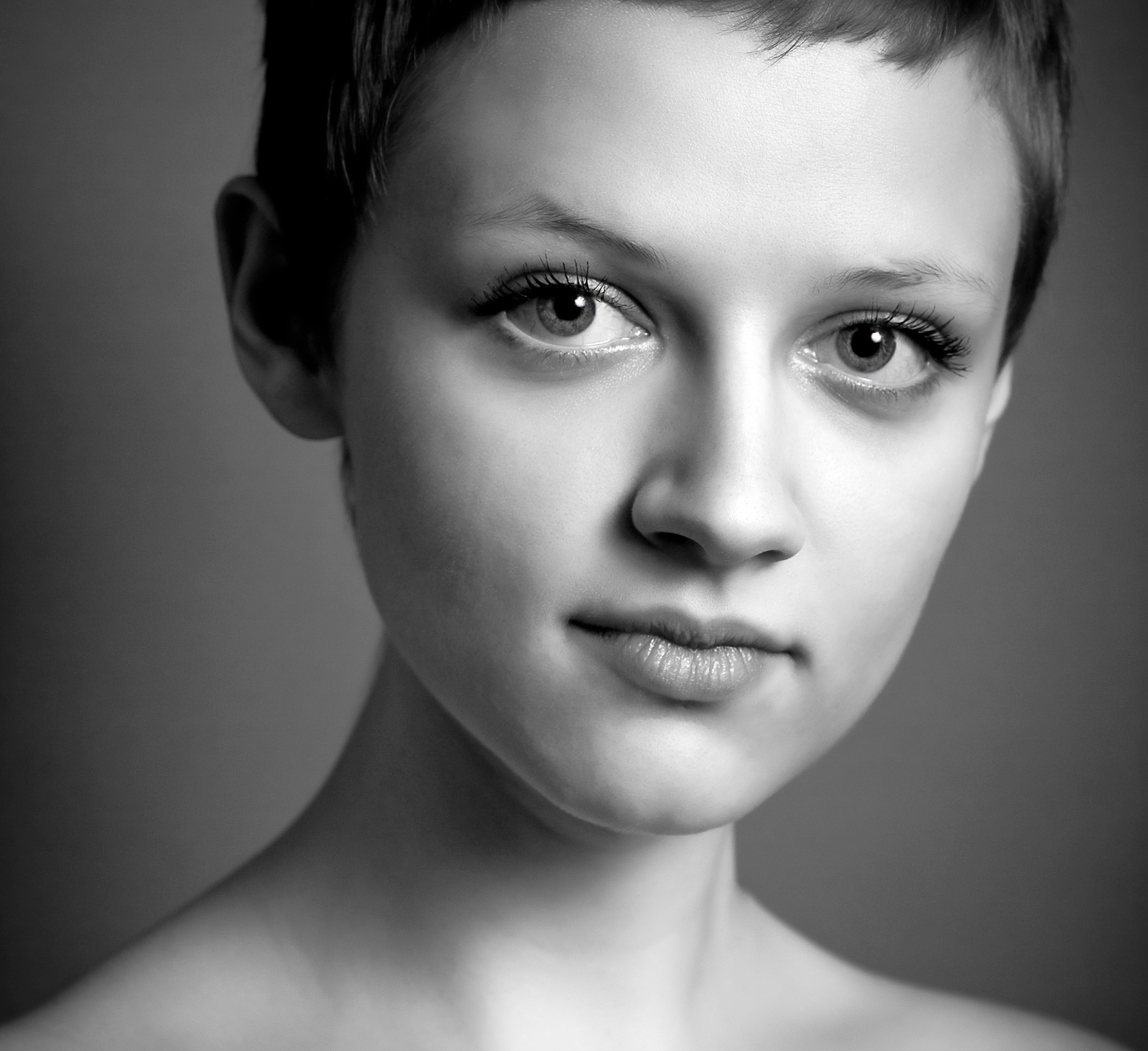 Профессиональная женская фотосессия в студии