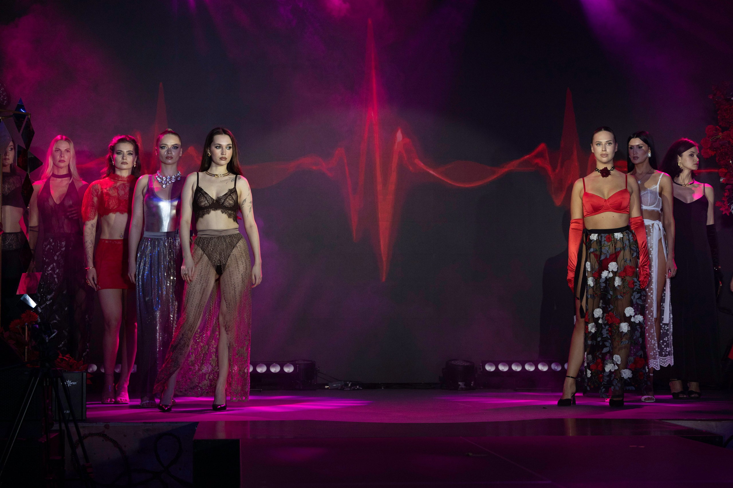 Модный показ «ИСКУШЕНИЕ» Казино Шамбала. Фотограф Olya Posnimay