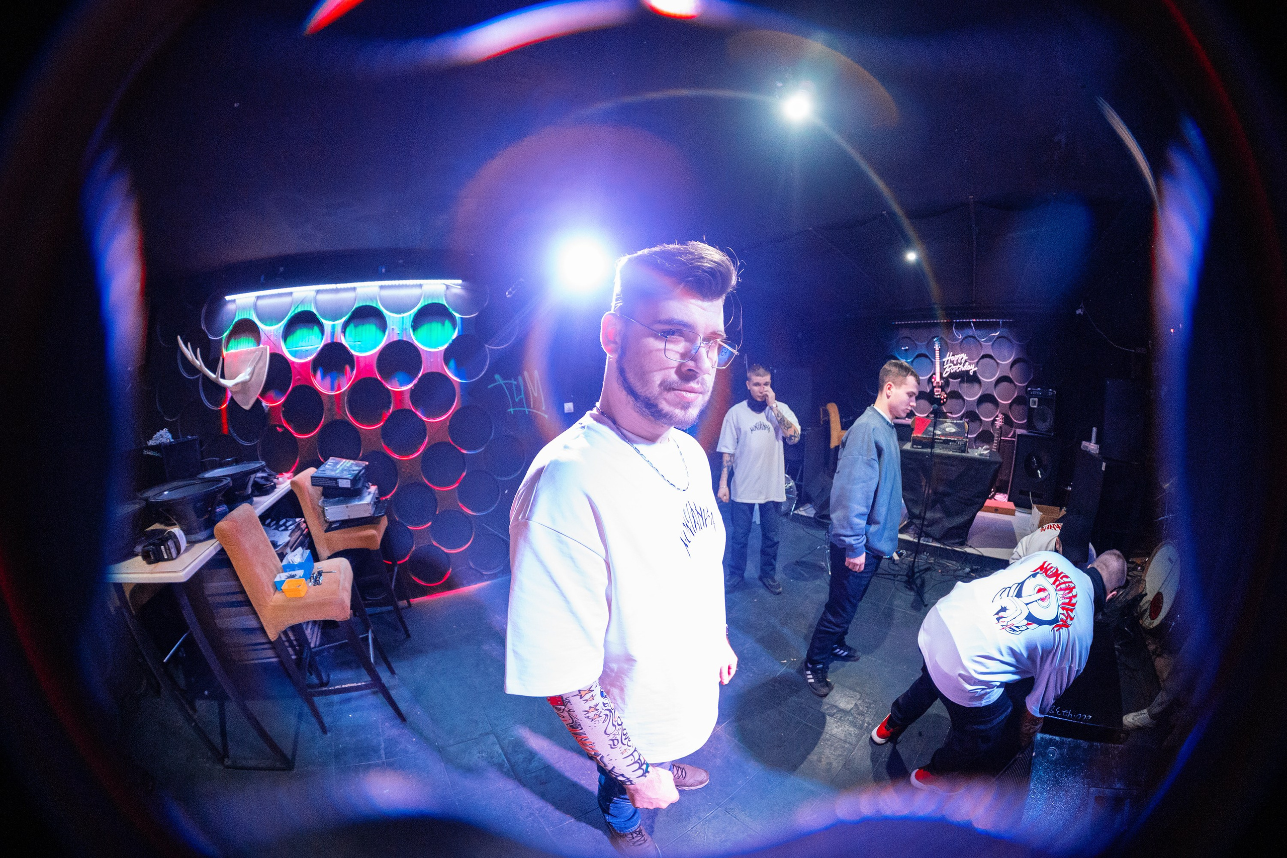 Реклама футболок «Молчанка». Фотограф Тюмень