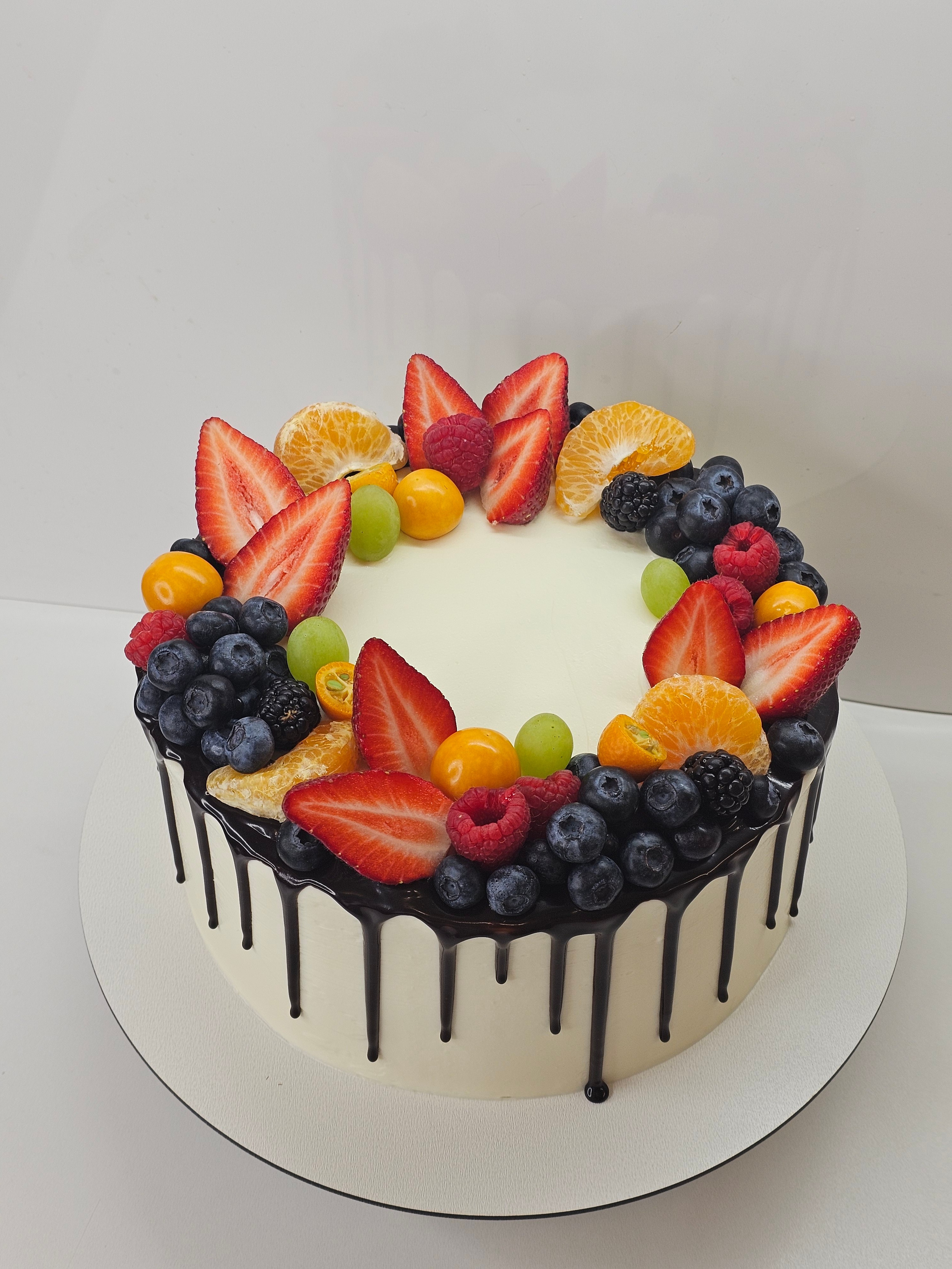 Торты. Katyasugarsugar капкейки, зефир, торты Москва