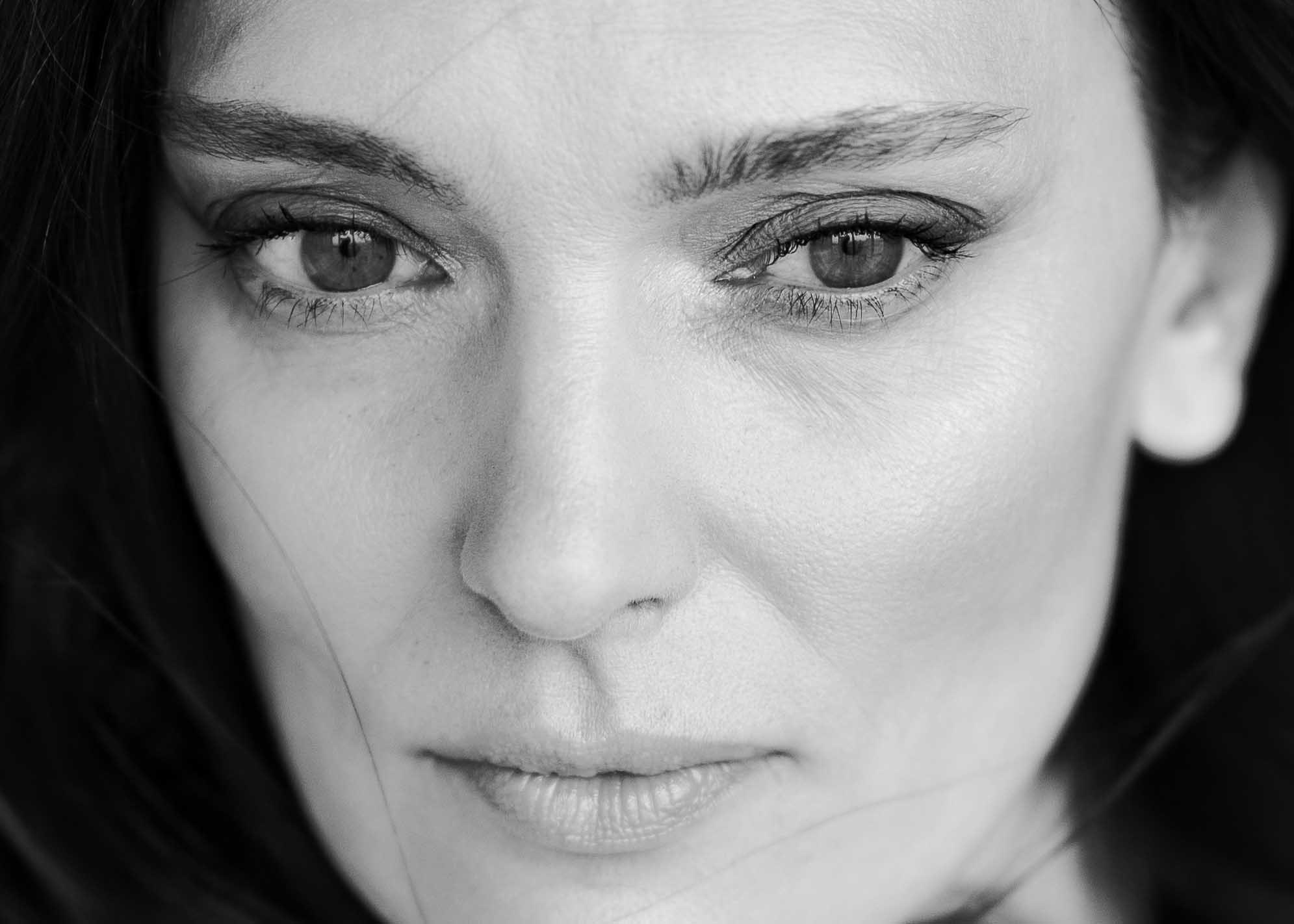 Женский портрет 35+. Женский портретный фотограф 35+ Воронеж. Добро пожаловать в магию ЧБ портрета