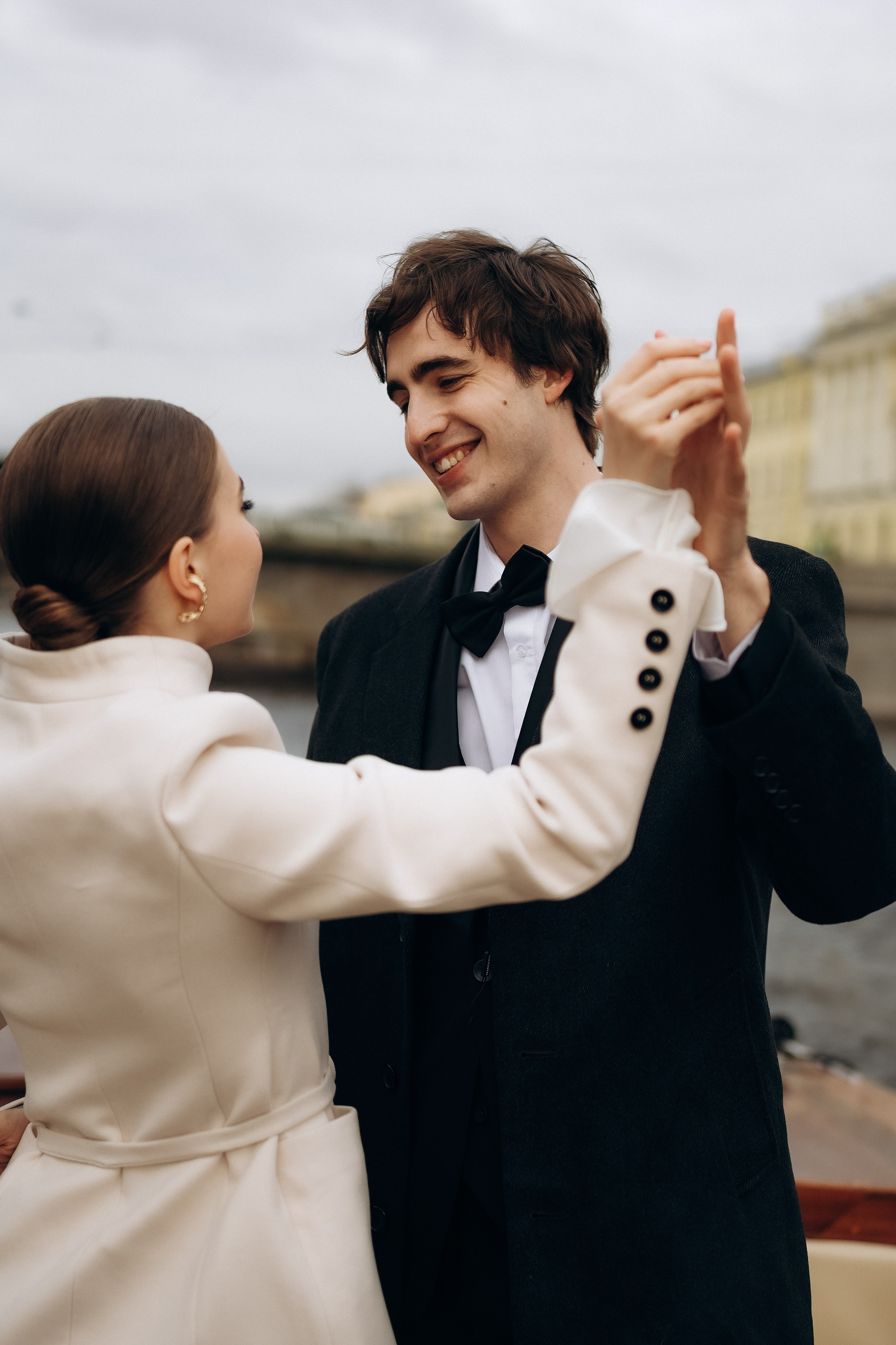 Свадебная фотосессия на катере в Питере