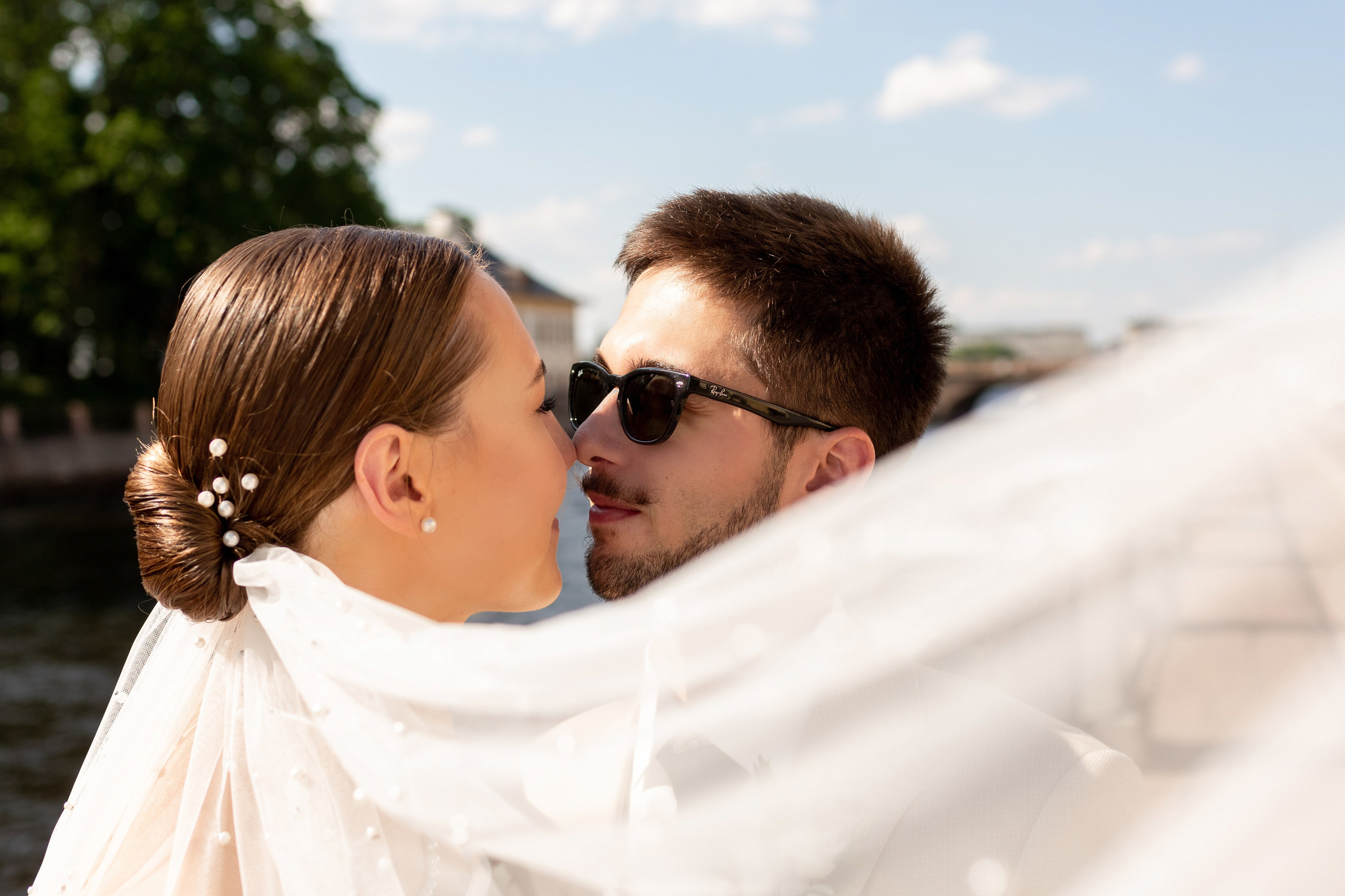 Свадебная фотопрогулка у Лахты. Свадебный фотограф Кирилл Белый