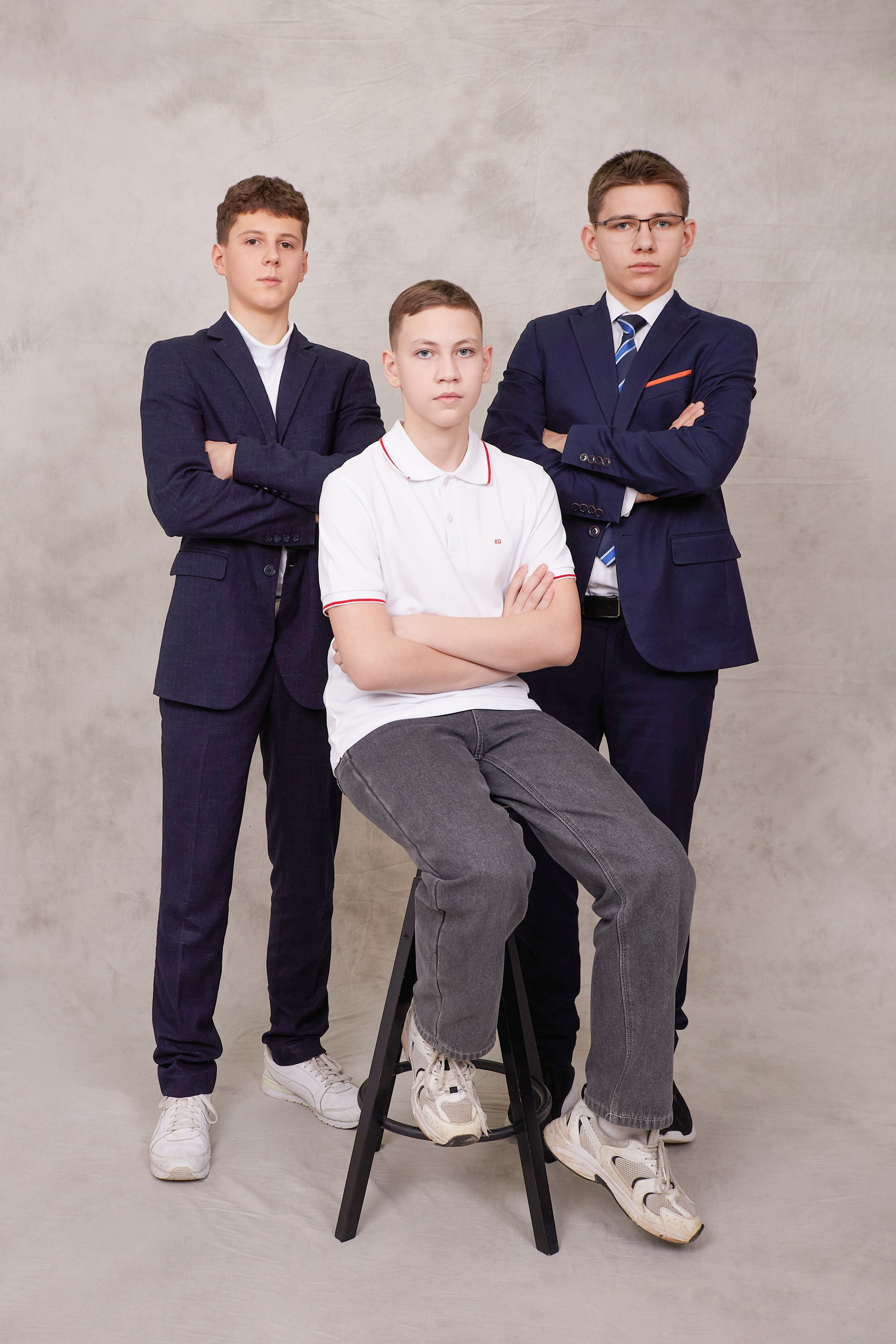 Стильный выпускной школьный альбом 9 и 11 класс «Классика» Тюмень. Выпускные альбомы в Тюмени для школ, садов, вузов спортивных секций