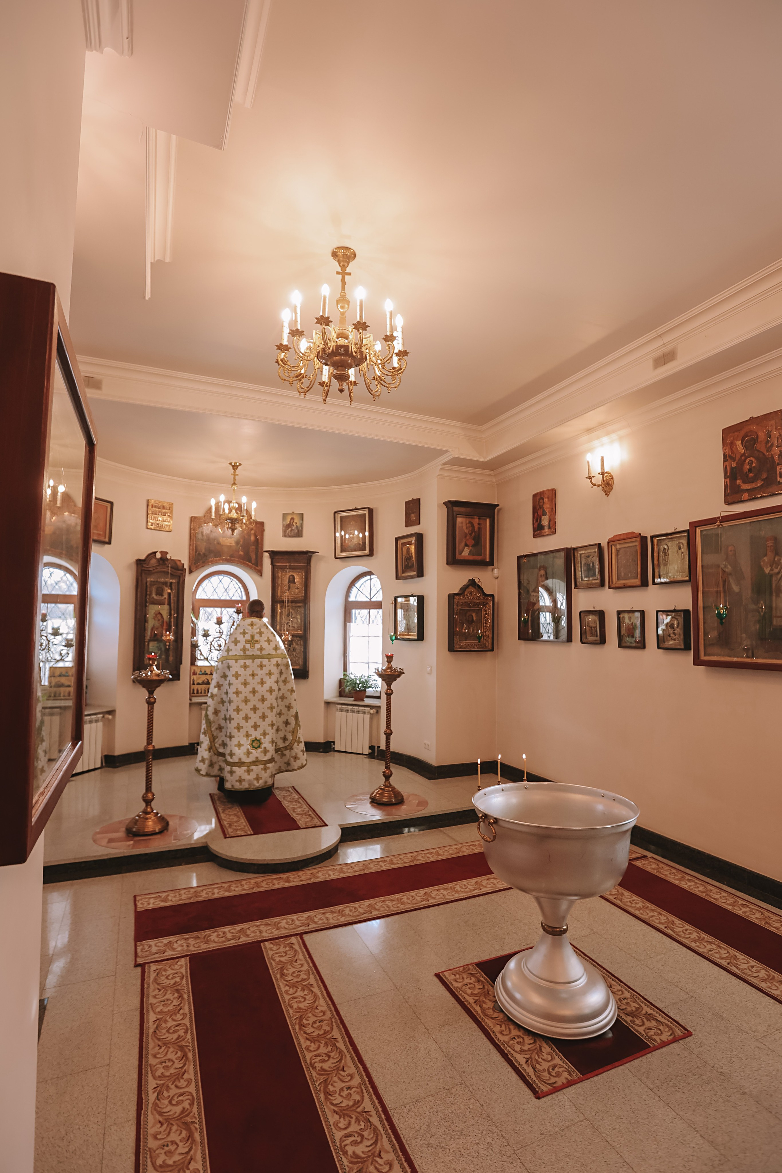 Крещение круглая церковь. Семейный фотограф Тюмень, фотограф на роды Салмина Мария