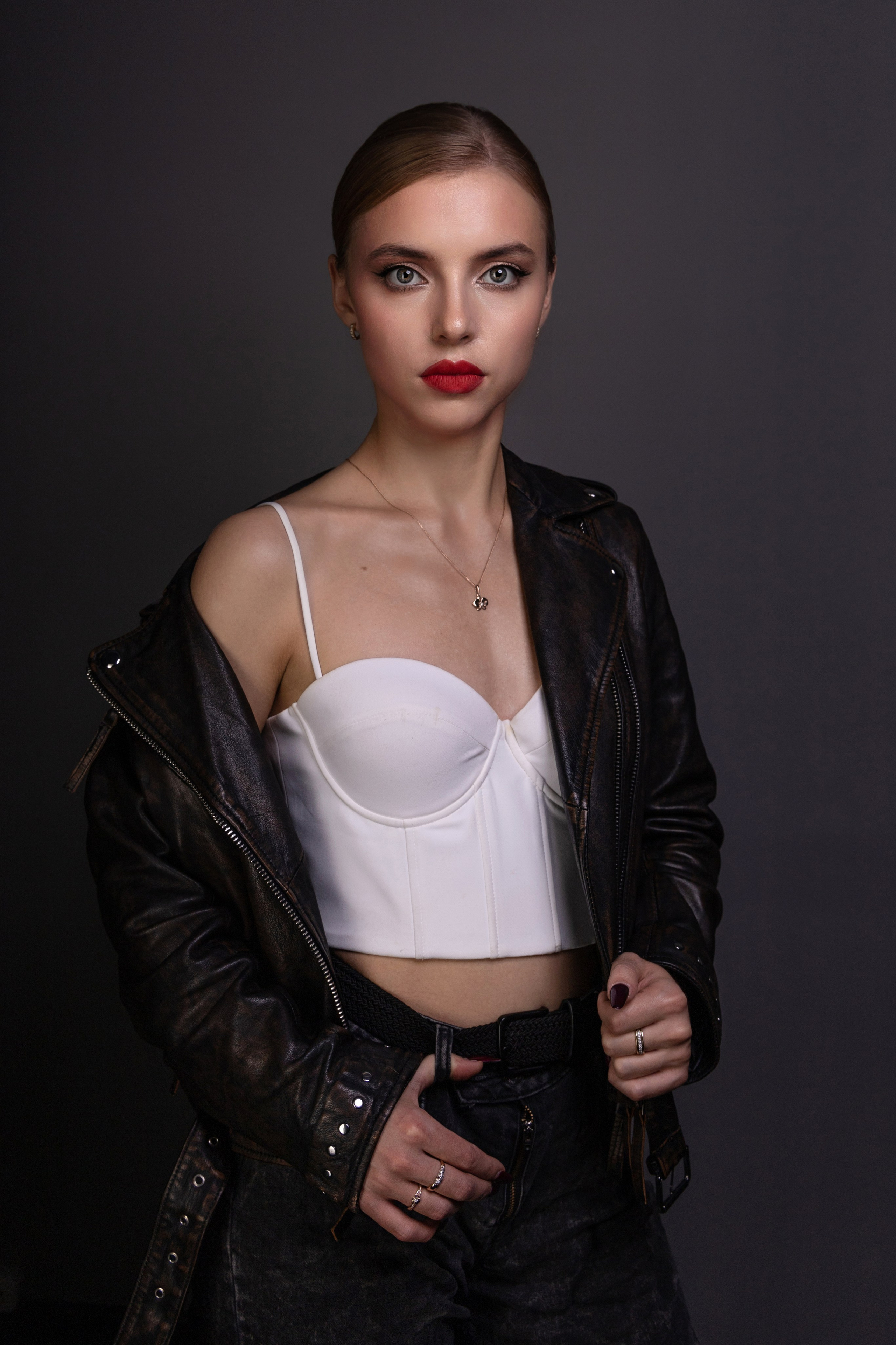 Фото на документы в Зеленограде. Фото на паспорт. Портретная фотостудия ЛукБук. Деловой портрет. Семейный портрет. Предметная фотосъемка