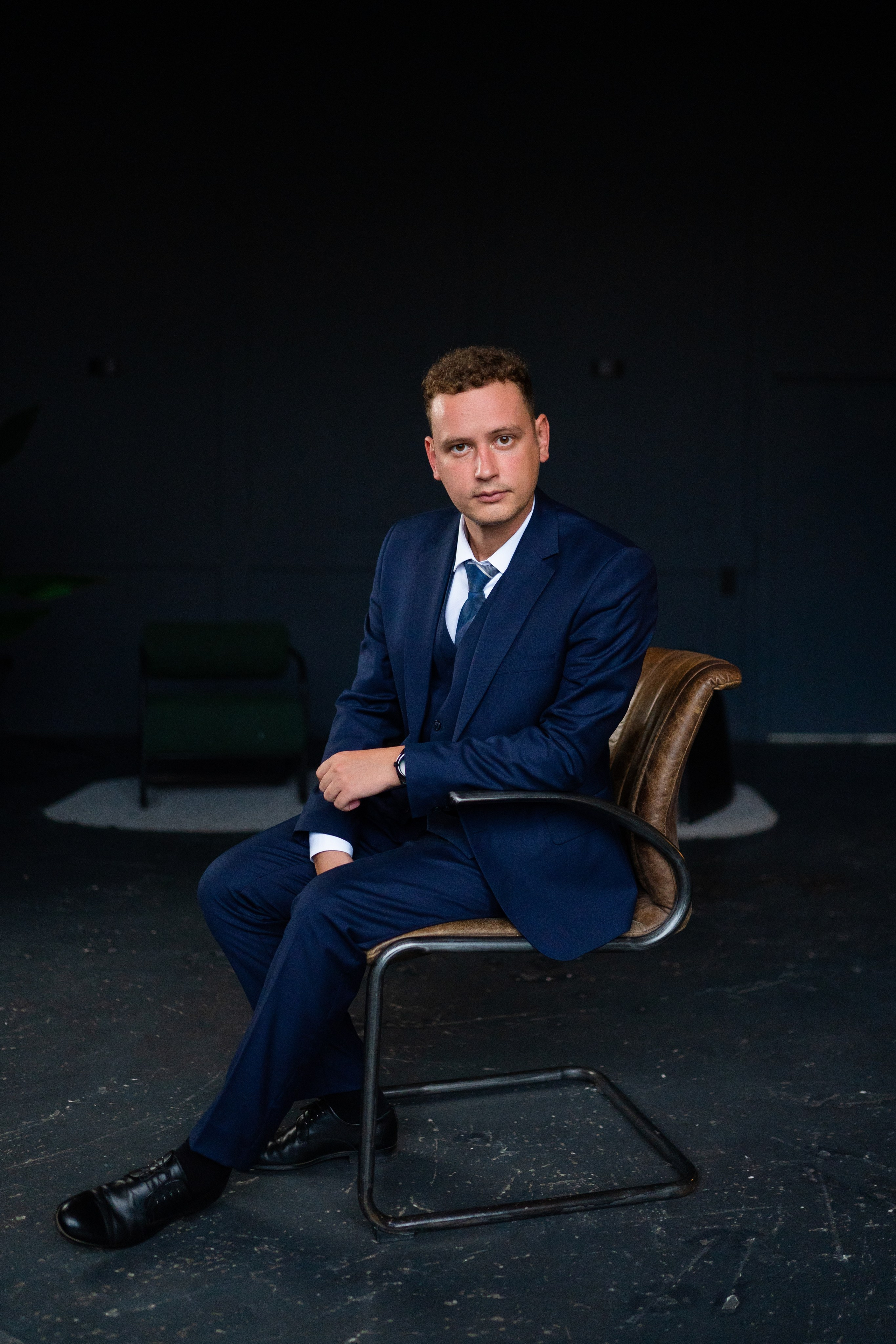 Дмитрий. Деловая мужская фотосессия в фотостудии. Фотограф в Самаре Иван Булатов