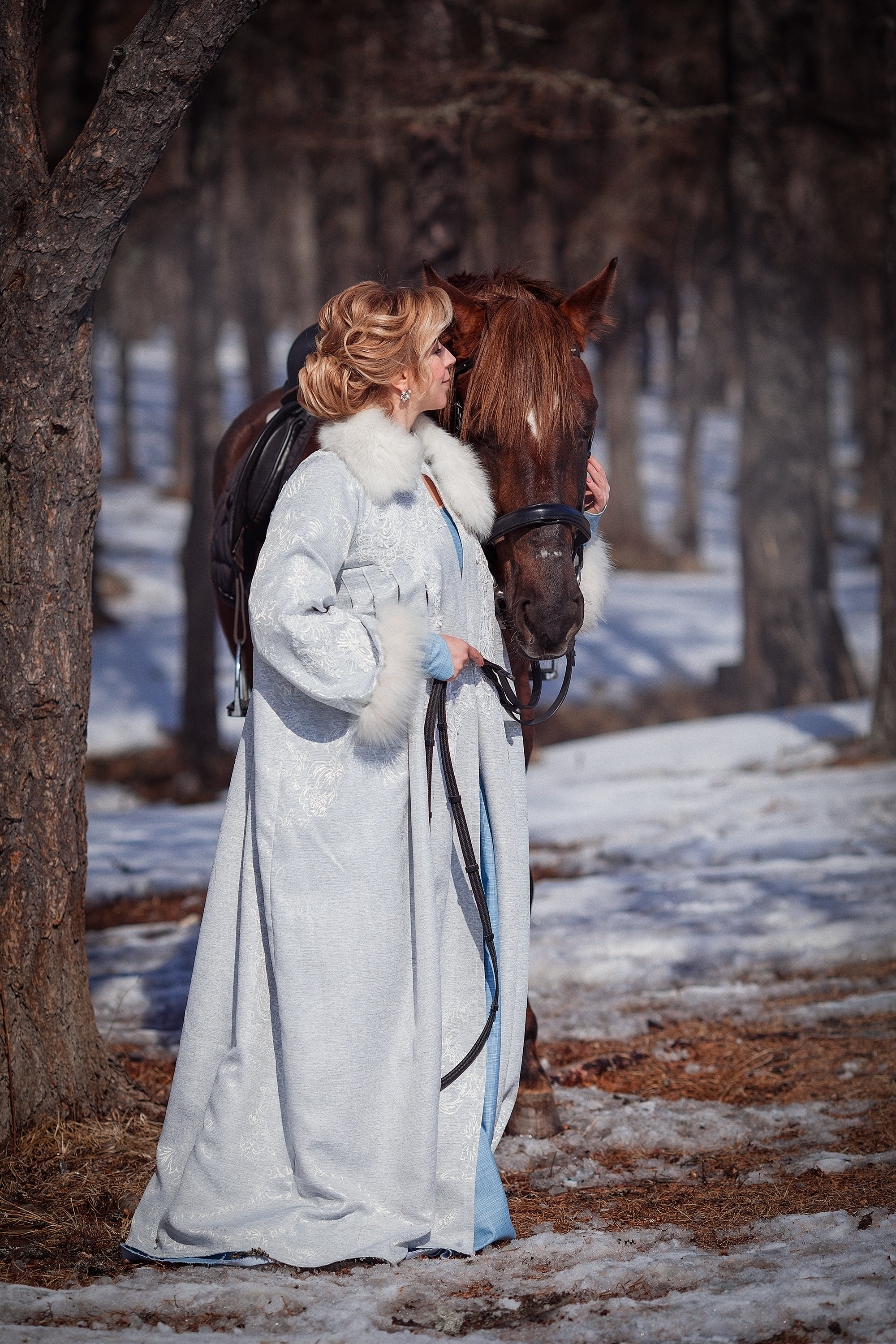 Платья из плотных тканей, тяжелые. Фотограф Алёна Яковлева