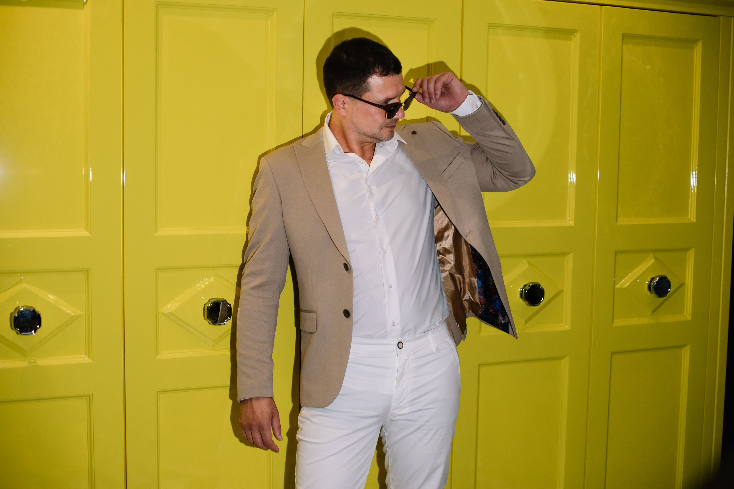 Сборы в Dom Boutique Hotel 5* и прогулка. Свадебный и семейный фотограф в Санкт-Петербурге и Сестрорецке