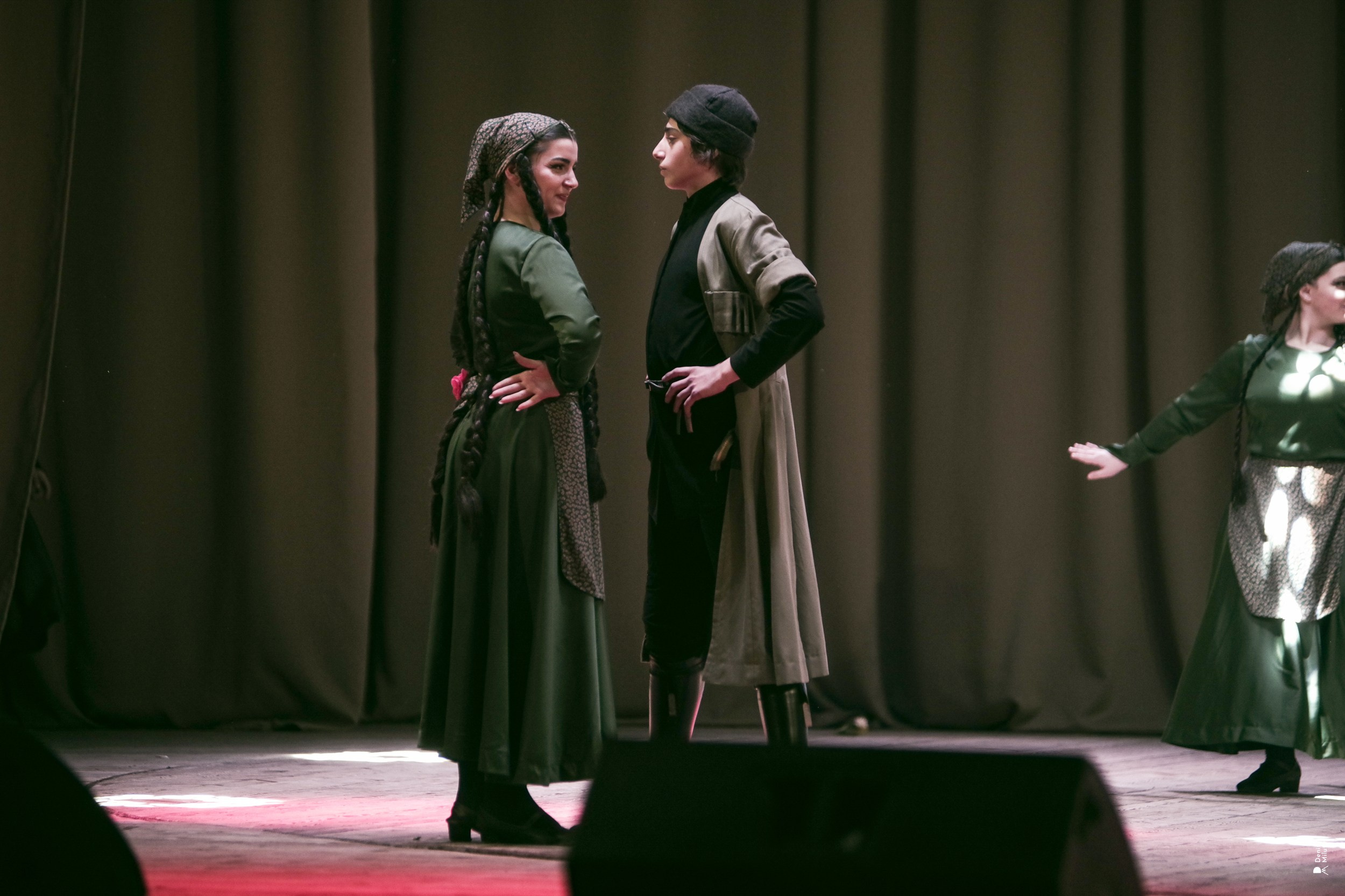 Танцы в Хоби. Портретный фотограф Денис Милютин