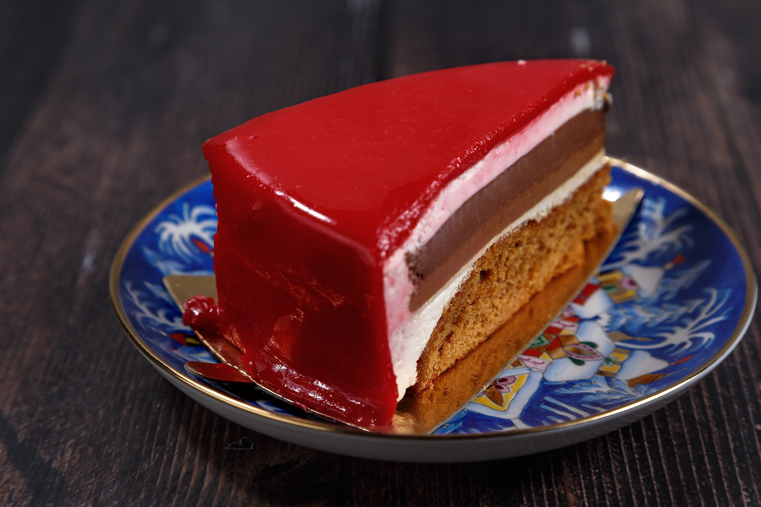 пирожное кофейни-кондитерской Konfi