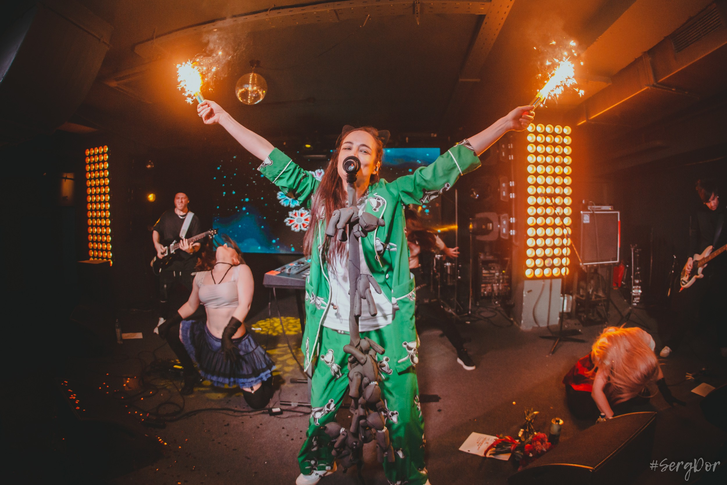 Дайте два, Мумий Тролль бар, Москва, Д2, МТ, День рождения группы, Юбилей, Люся Махова, презентация альбома, Простые радости в краю беспечных зомби, 26.11.2023, SergDor, 26 ноября 2023 года, #SergDor