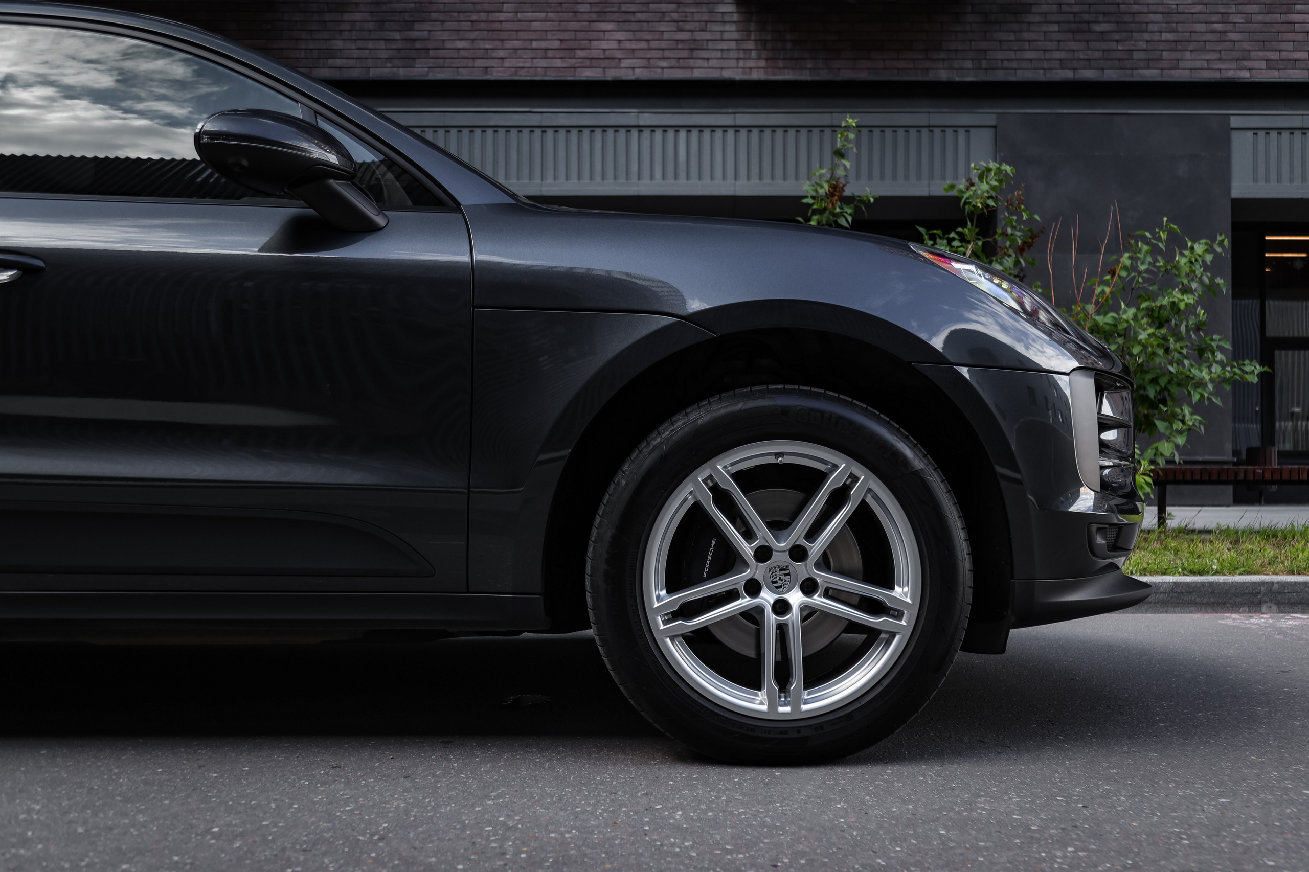 2020 PORSCHE MACAN. Mixturecaptures