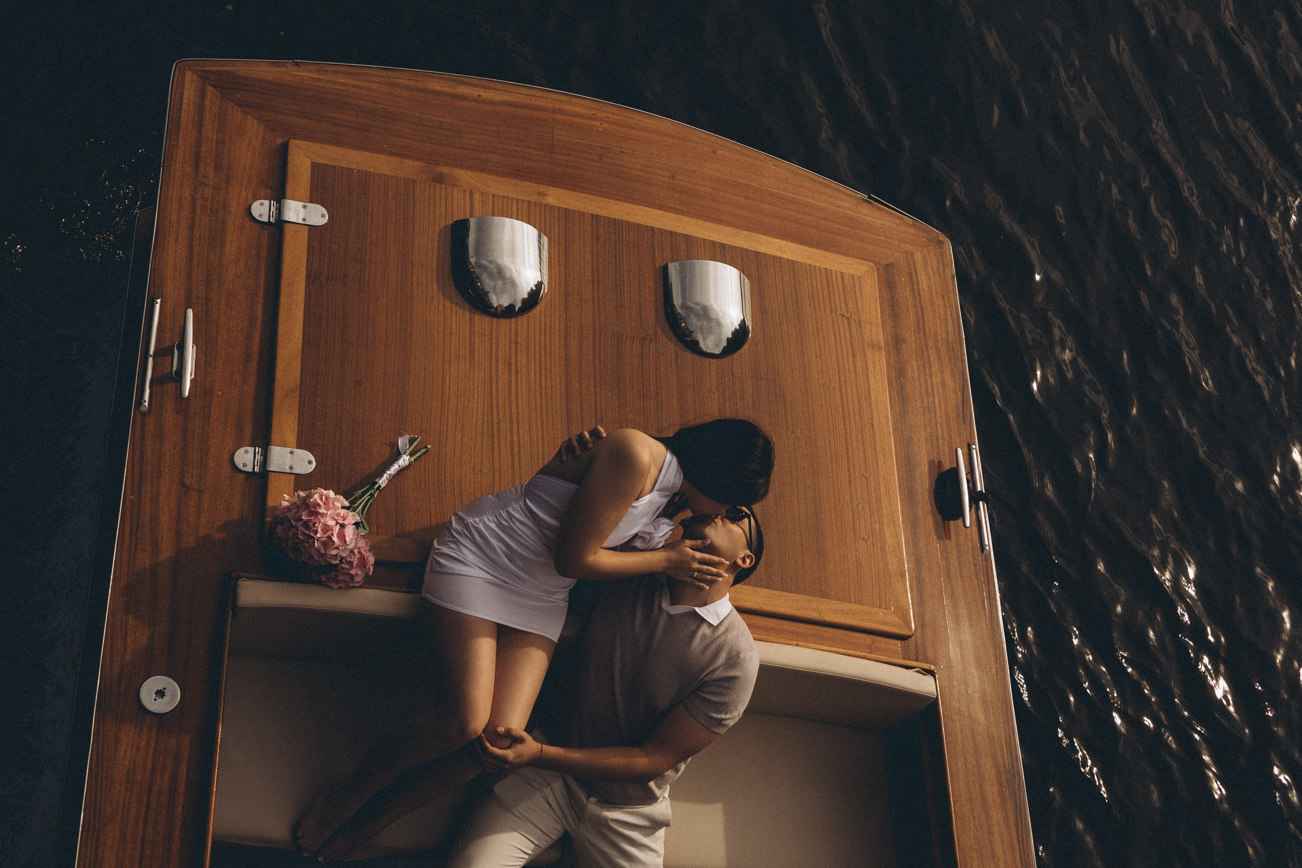 СВАДЕНБНАЯ СЬЕМКА НА КАТЕРЕ ПО КАНАЛАМ САНКТ-ПЕТЕРБУРГА И В АКВАТОРИИ НЕВЫ. Профессиональный фотограф, Санкт-Петербург — Виктория Богомолова