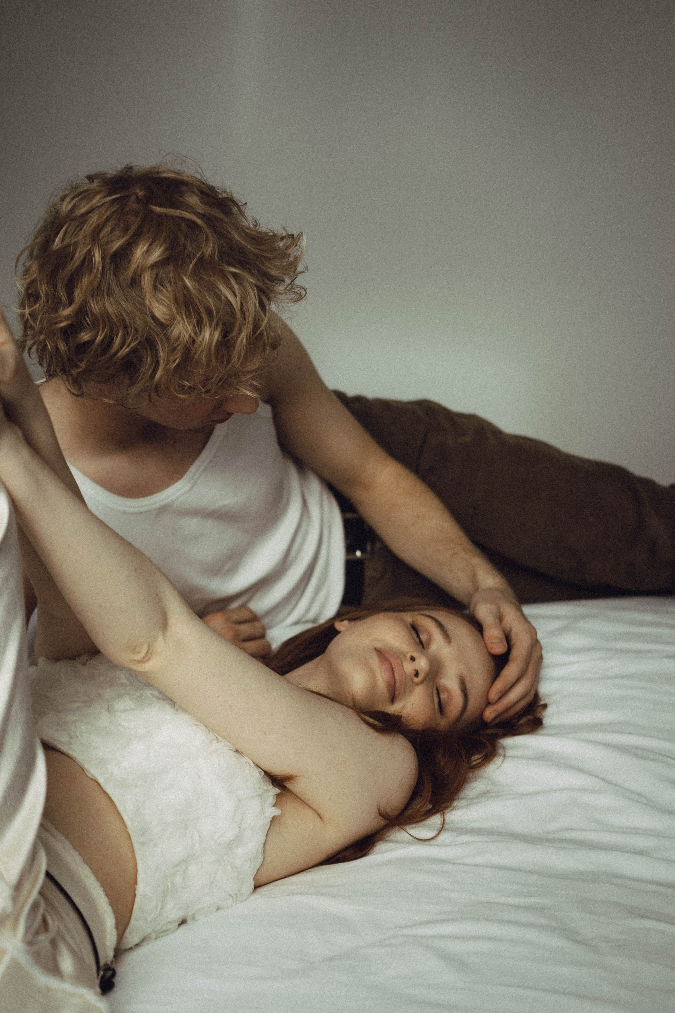 СВАДЕБНАЯ СЬЕМКА В ОТЕЛЕ. СБОРЫ ЖЕНИХА И НЕВЕСТЫ И ТАКЖЕ ТОР И ПОДГОТОВКА К ПРОГУЛКЕ. Профессиональный фотограф, Санкт-Петербург — Виктория Богомолова