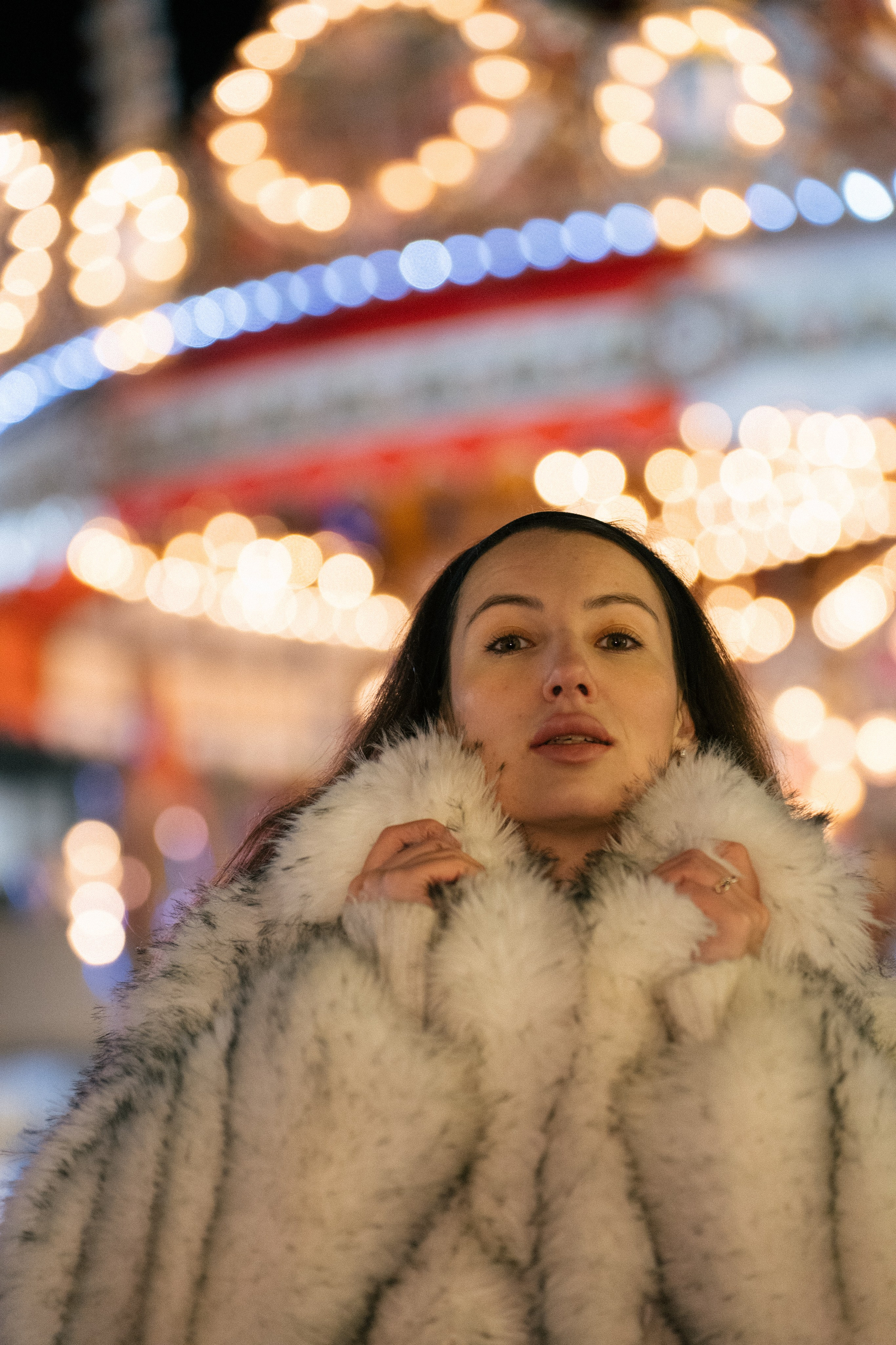 ПРОГУЛКА НА МАНЕЖНОЙ ПЛОЩАДИ ДЛЯ ДЕВУШКИ ПЕРЕД НОВЫМ ГОДОМ (НОВОГОДНЯЯ ФОТОСЕССИИЯ НА МАНЕЖНОЙ ПЛОЩАДИ). Профессиональный фотограф, Санкт-Петербург — Виктория Богомолова