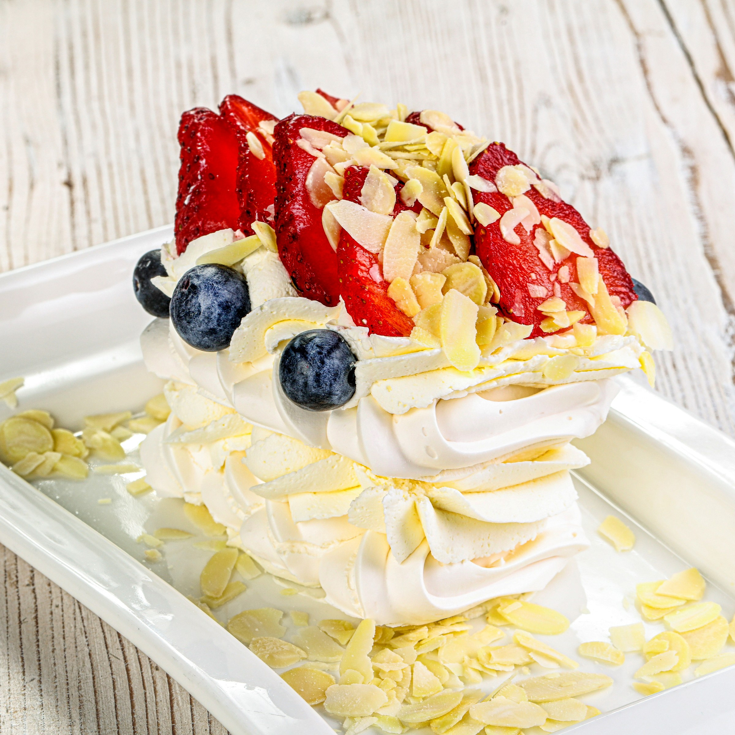 Фотосъемка десертов и выпечки. Заказ по тел.: +7 (906) 006-90-22. Фуд-фотограф Андрей Старостин — съемка еды в Москве. 9000 руб. в час