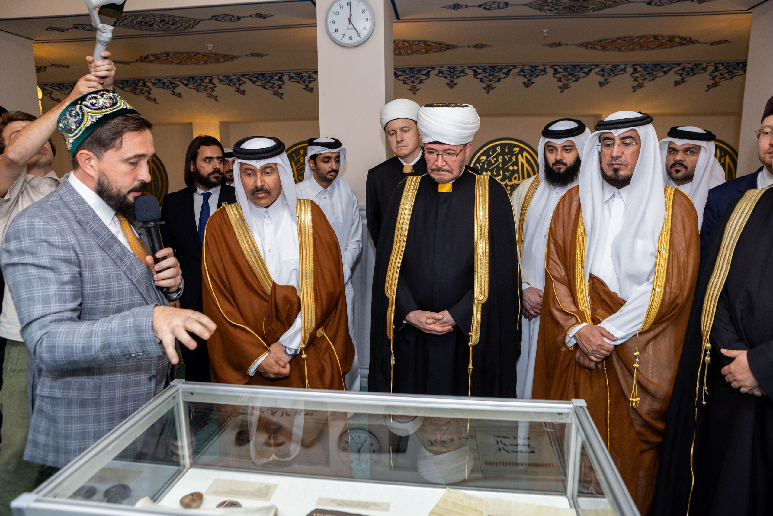 Открытие выставки Мир Корана. Рекламный, предметный, репортажный, семейный фотограф и художник в Москве