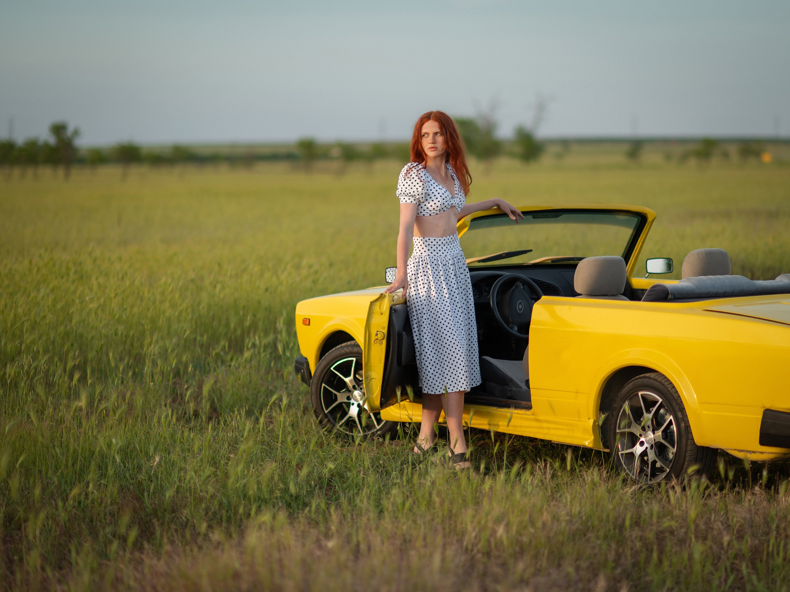 Фотограф Севастополь: организация фотосессии с кабриолетом в Крыму 