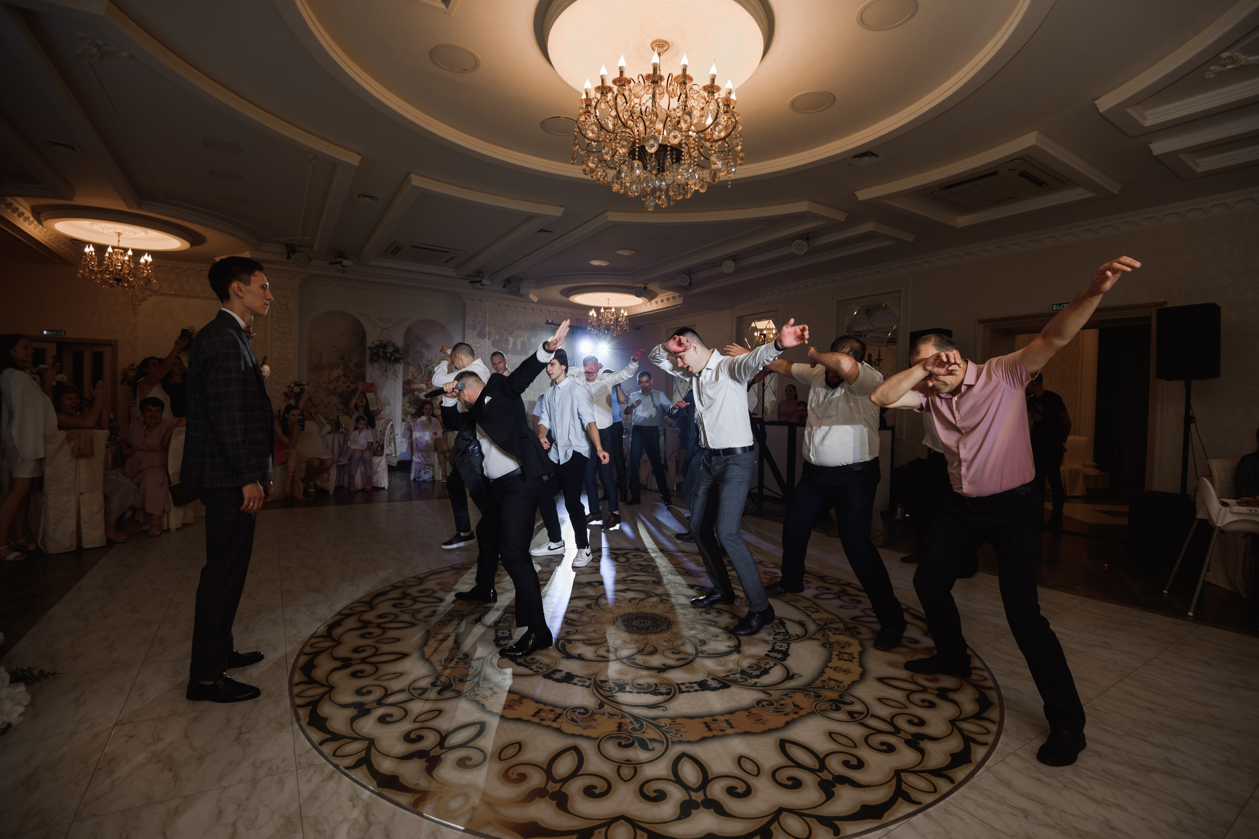 B & A. Свадебный фотограф в г. Астрахань. Так же выезжаю в другие города