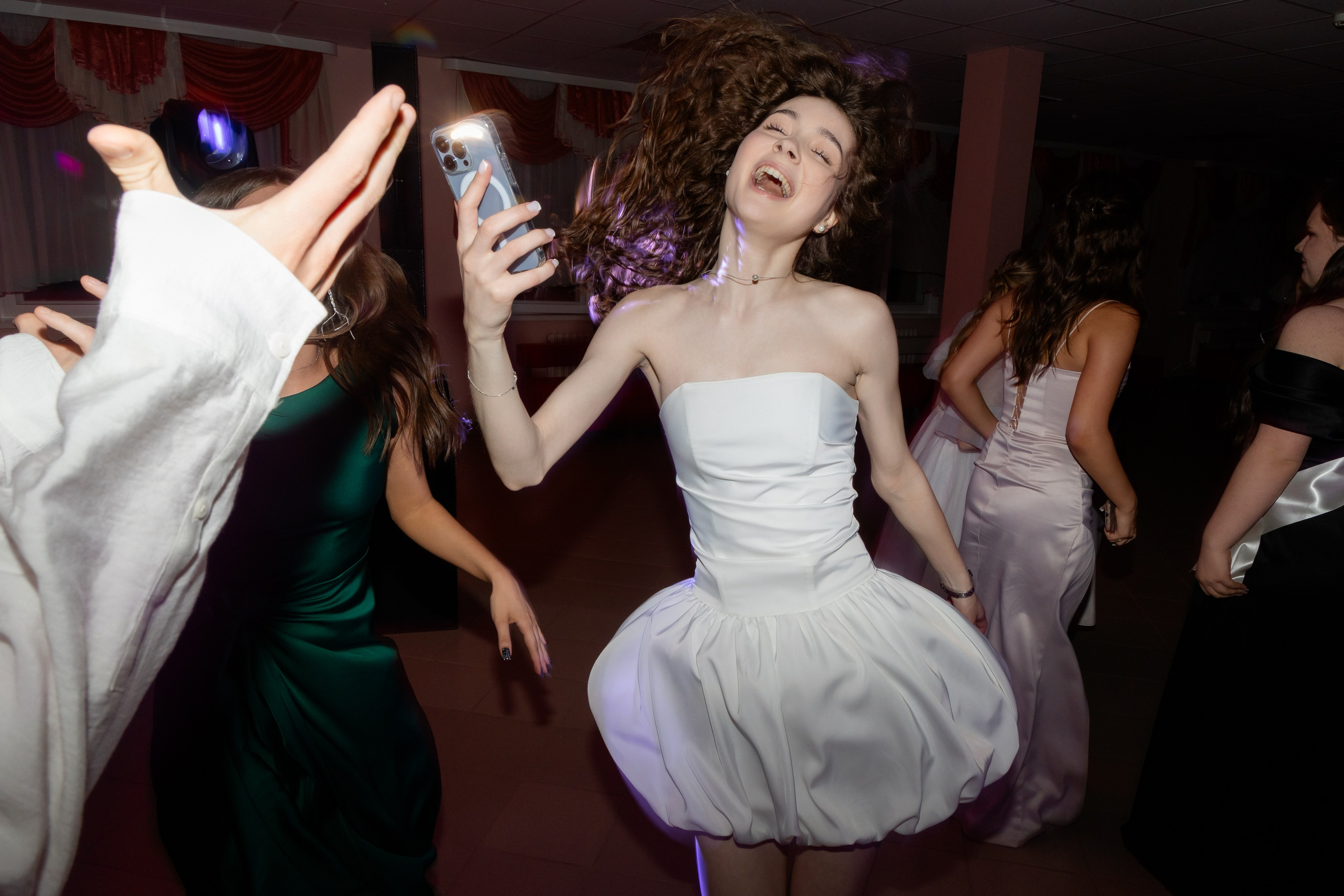 Школьный выпускной 2025 год в Минске, Беларуси. Свадебный фотограф в Минске/Беларуси Сергей Спиридонов