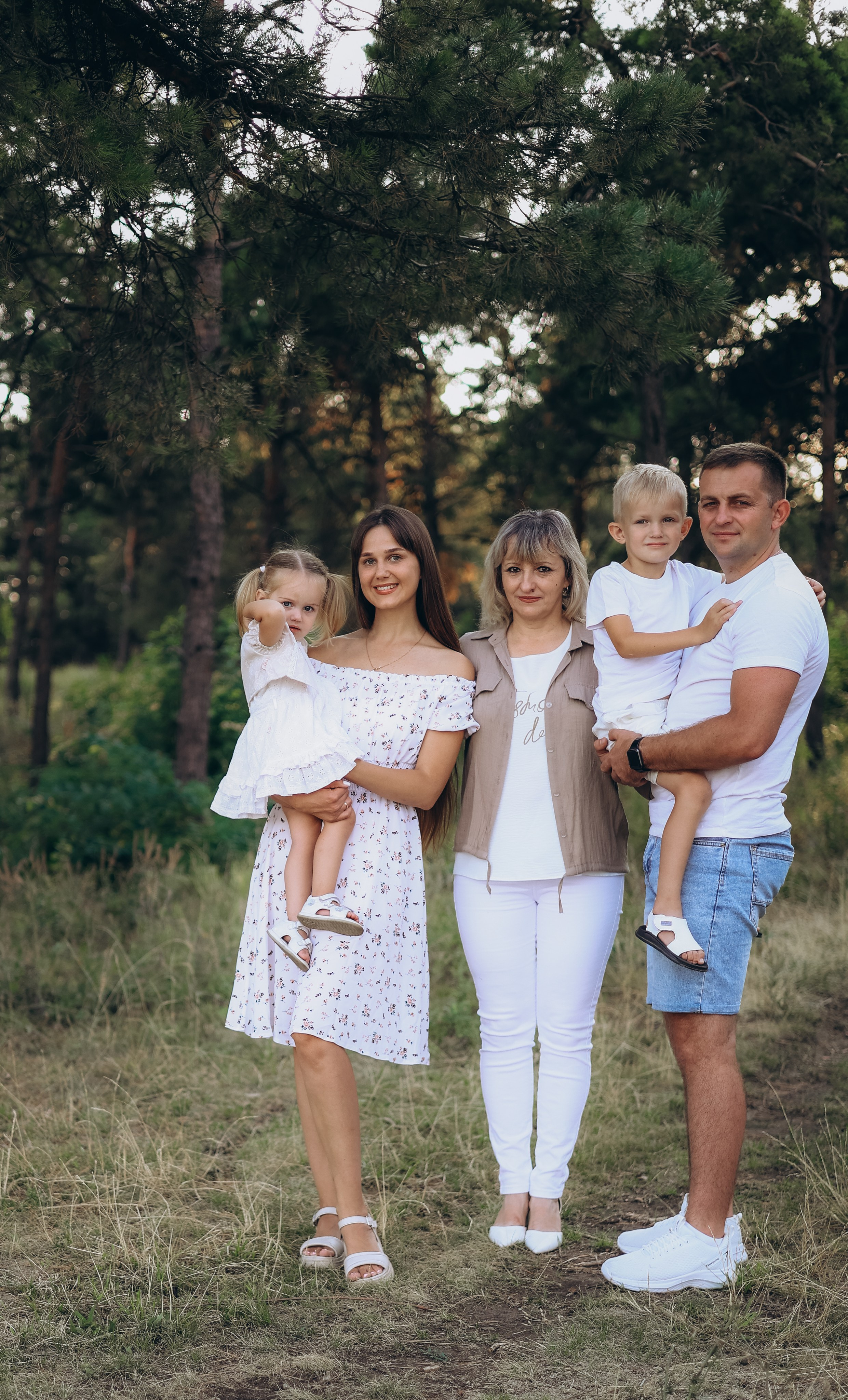 Сергей, Вика, Артем и Алина. Фотограф Алевтина Матешук