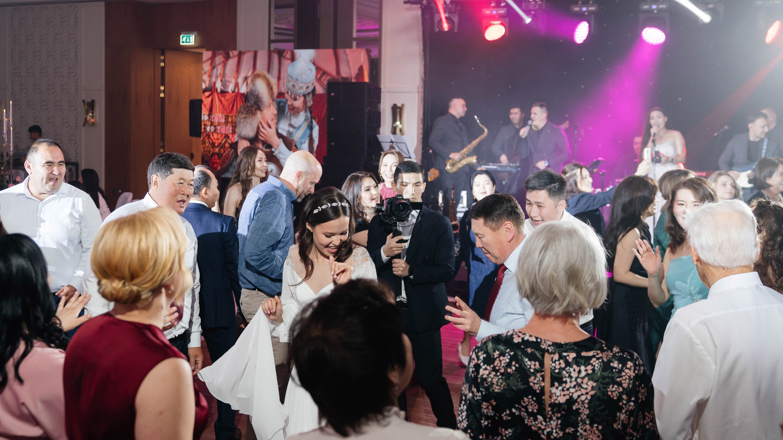 Alina Uzatu. Профессиональный фотограф в городе Астана/Алматы Даурен Сембаев