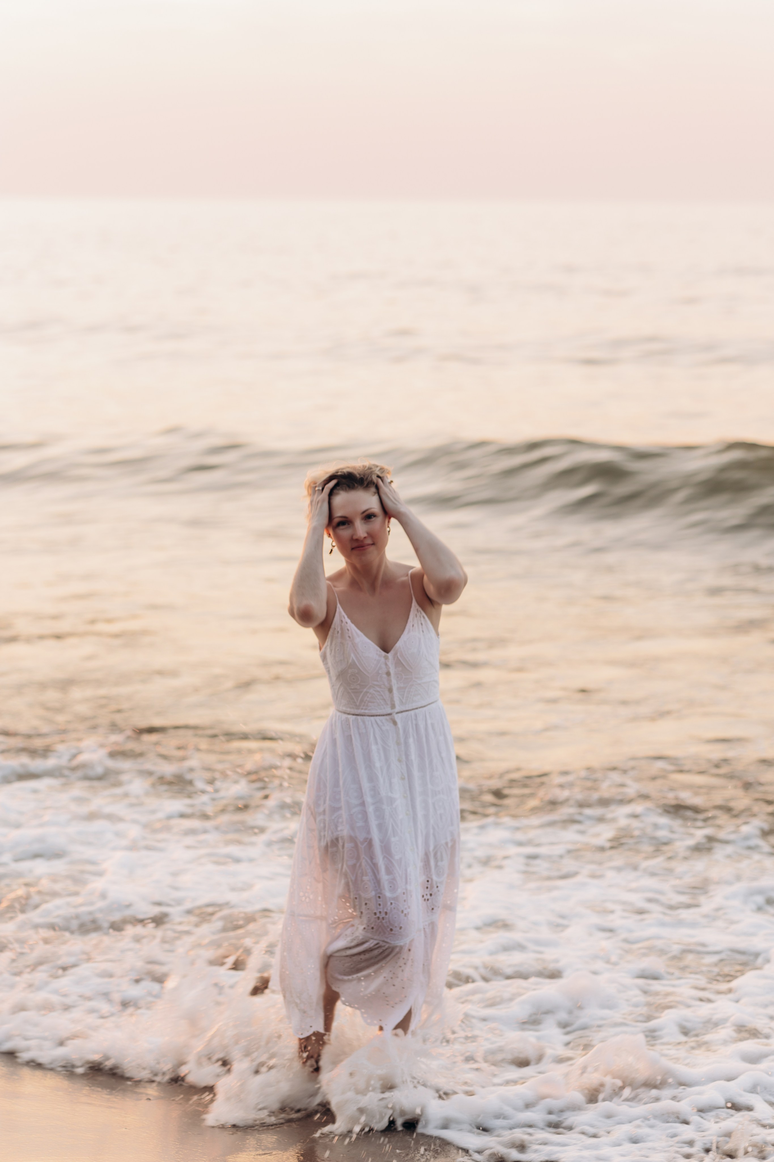 Подруги Пионеский Сосновый бор закат. Фотограф в Калининграде свадебная фотография, репортажная, фотосессии