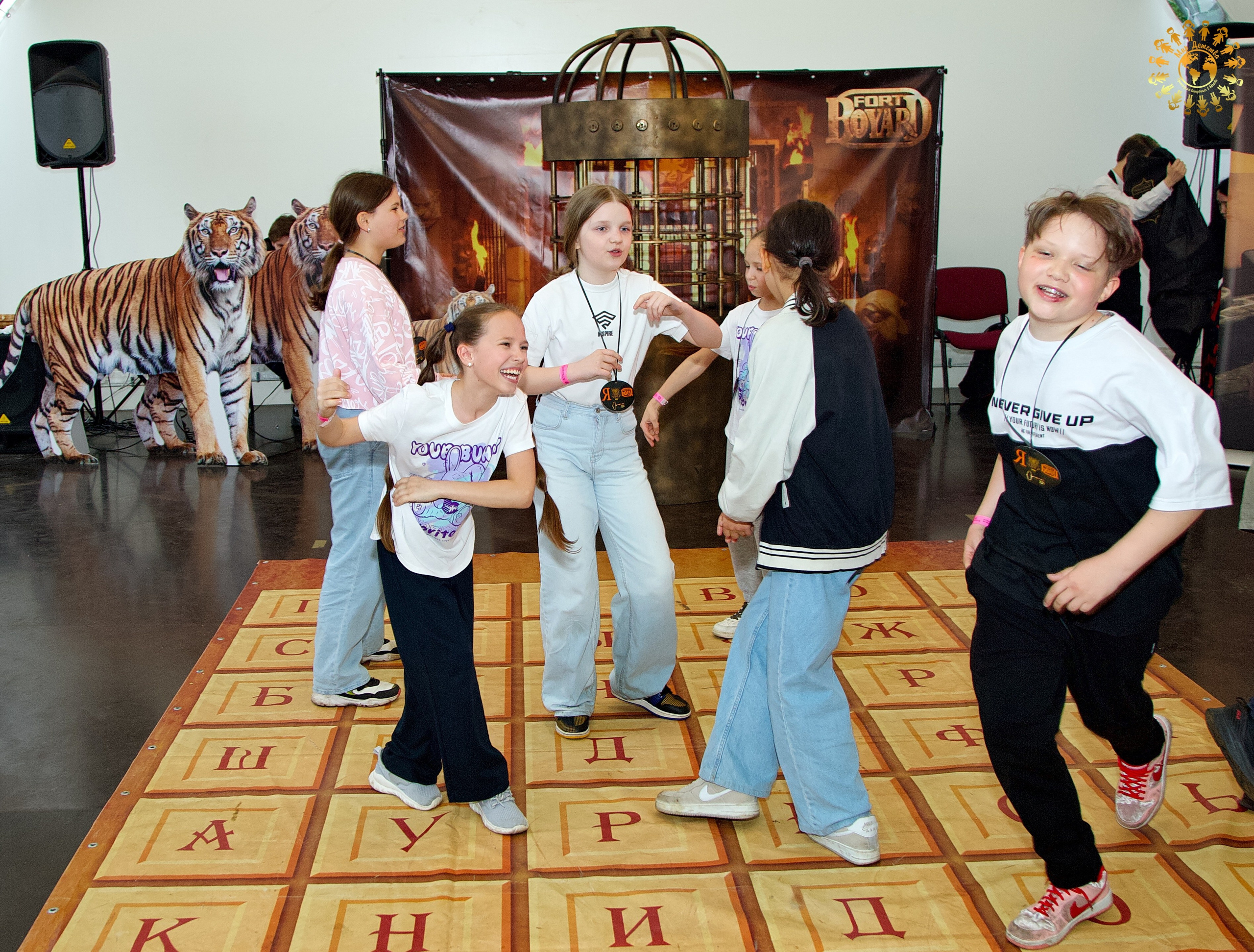 Выпускной 2023 (Школа 1195, 4-й класс). Репортажная съемка в Москве и области. Анималистика