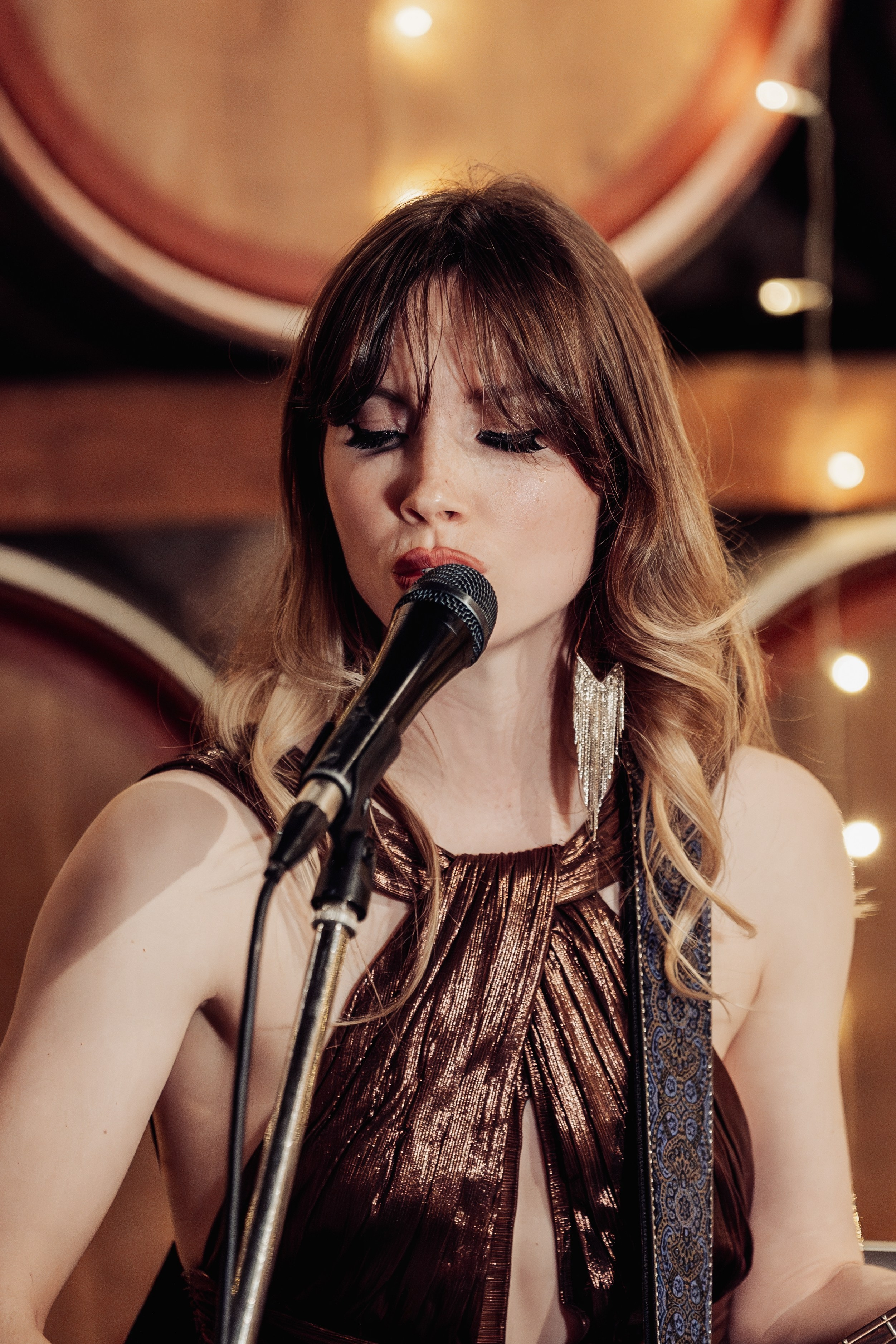 …True Love’s Kiss. Golden Moments Editing — We do Wedding’s Retouch and Video Editing